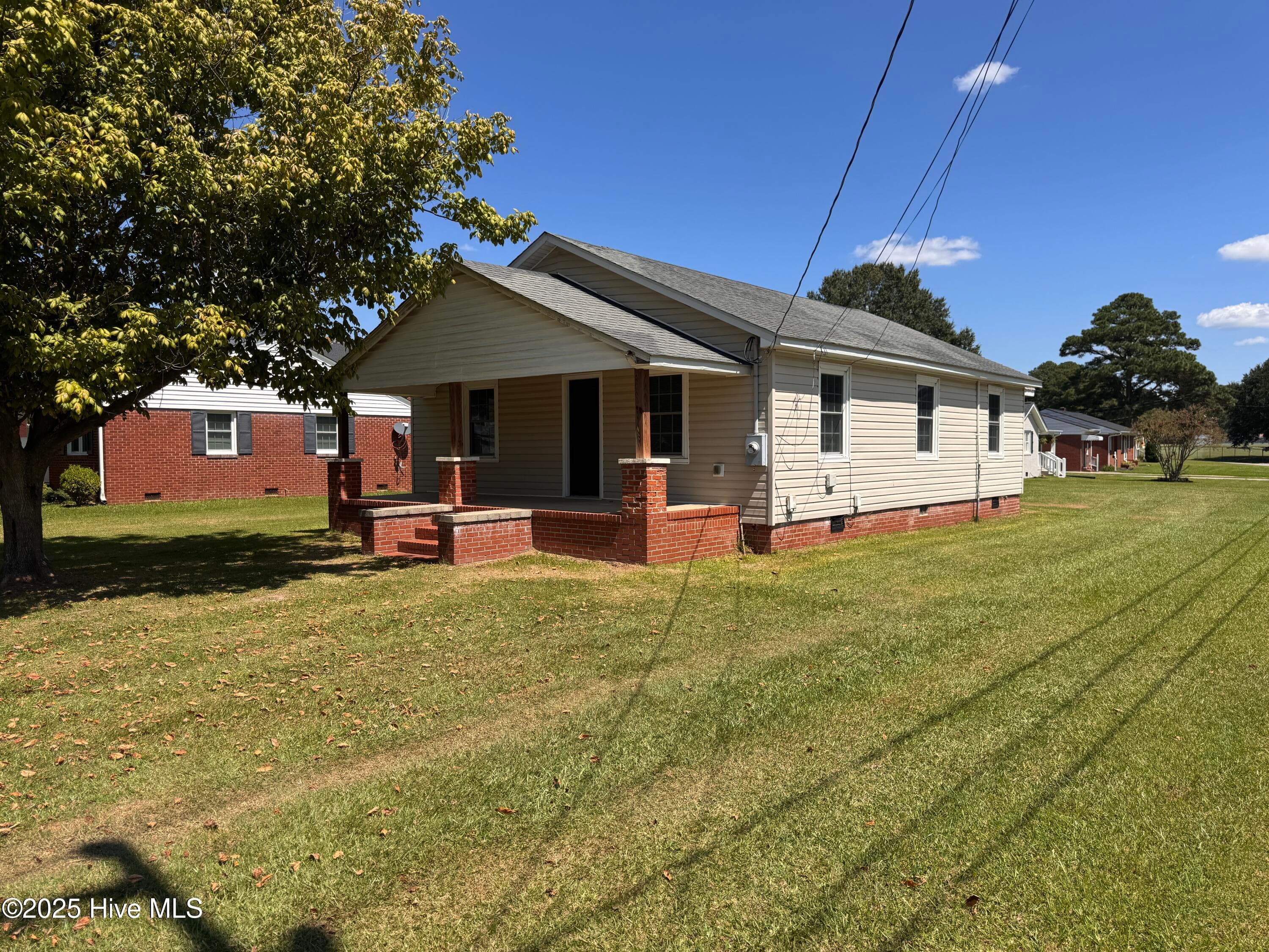 107 S Mccaskey Road, Williamston, NC 27892