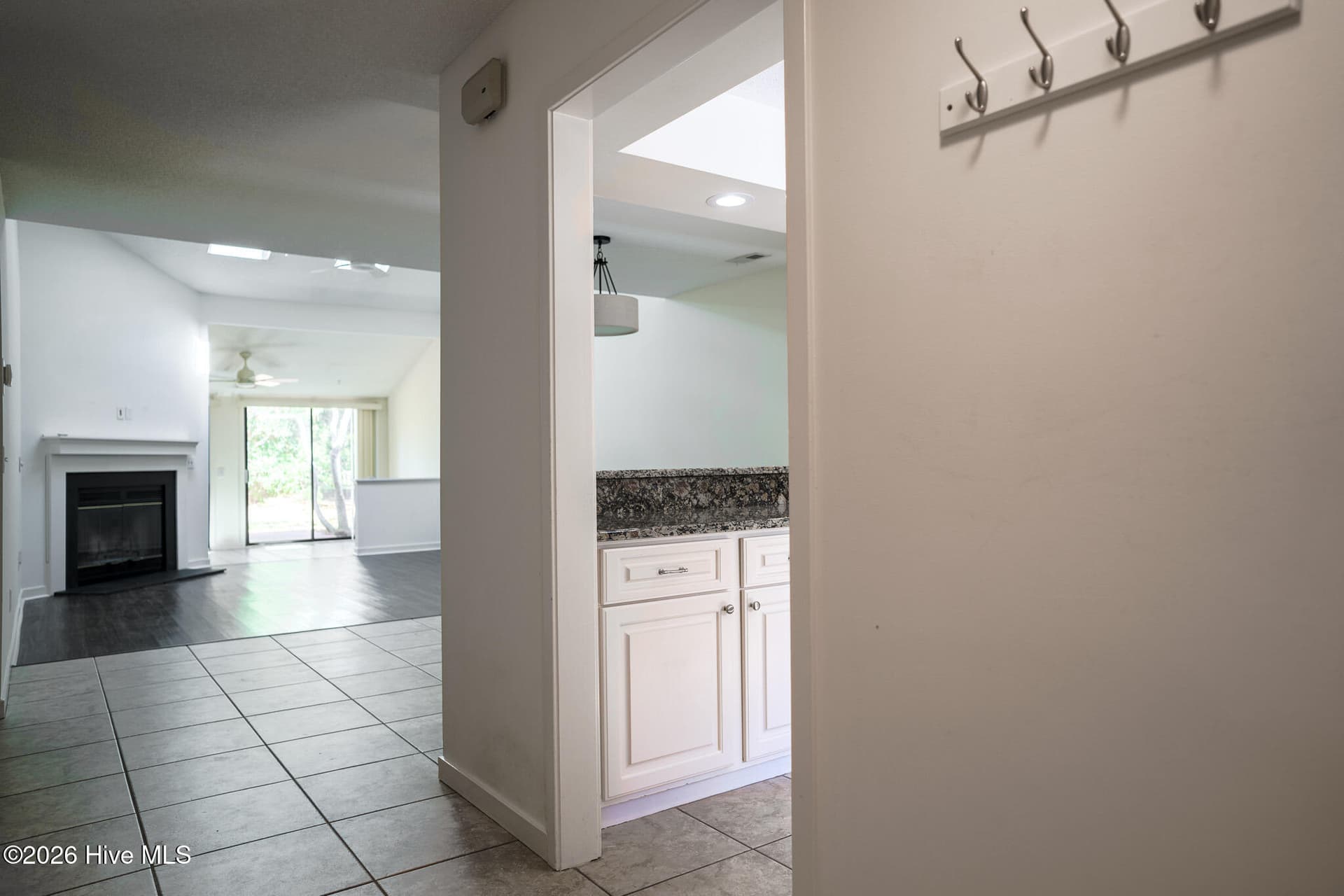 Townhouse at 211 Inland Greens Circle, Wilmington, NC 28405, photo 8 of 114