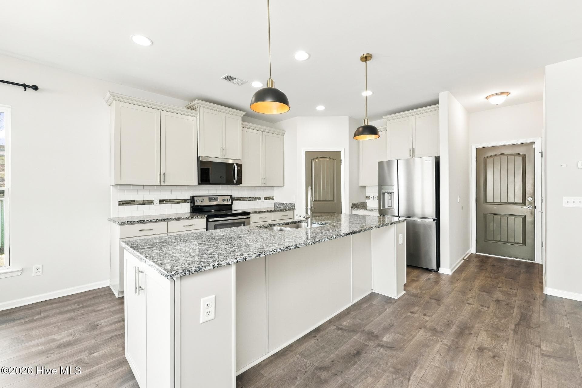 Single Family Residence at 9 Julliard Court, Savannah, GA 31419, photo 2 of 19