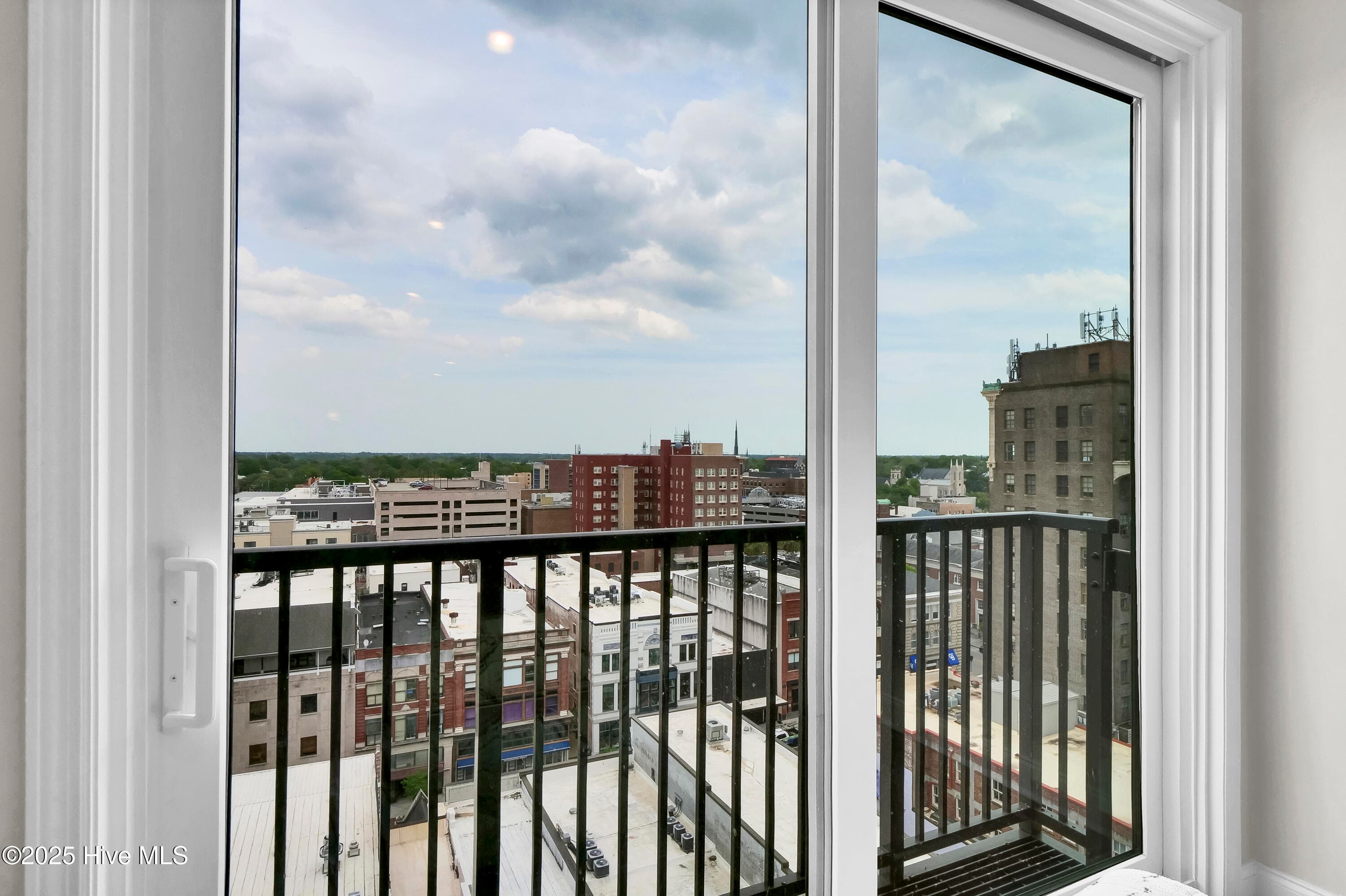 Condominium at 14 Grace Street 1216, Wilmington, NC 28401, photo 2 of 33