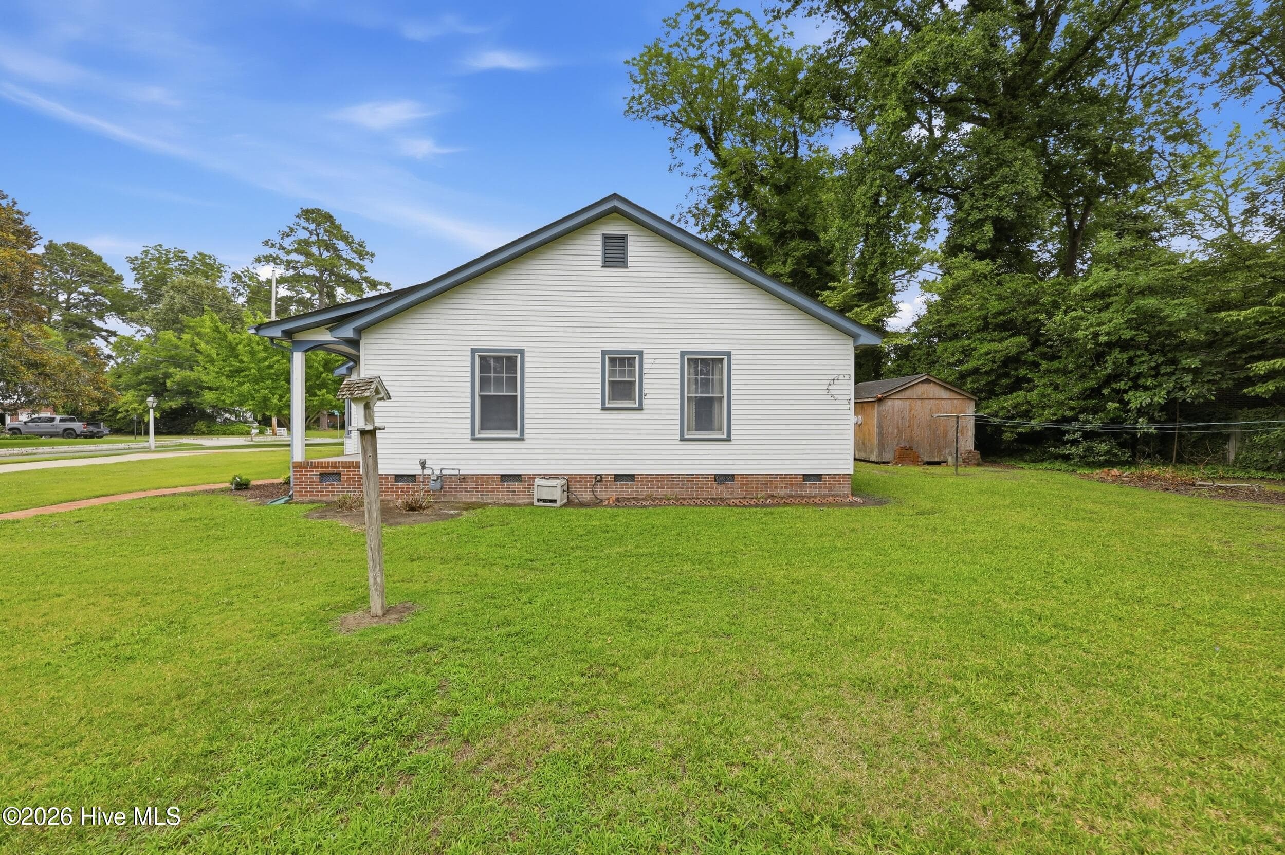 Single Family Residence at 1615 Parkview Drive, Elizabeth City, NC 27909, photo 2 of 2