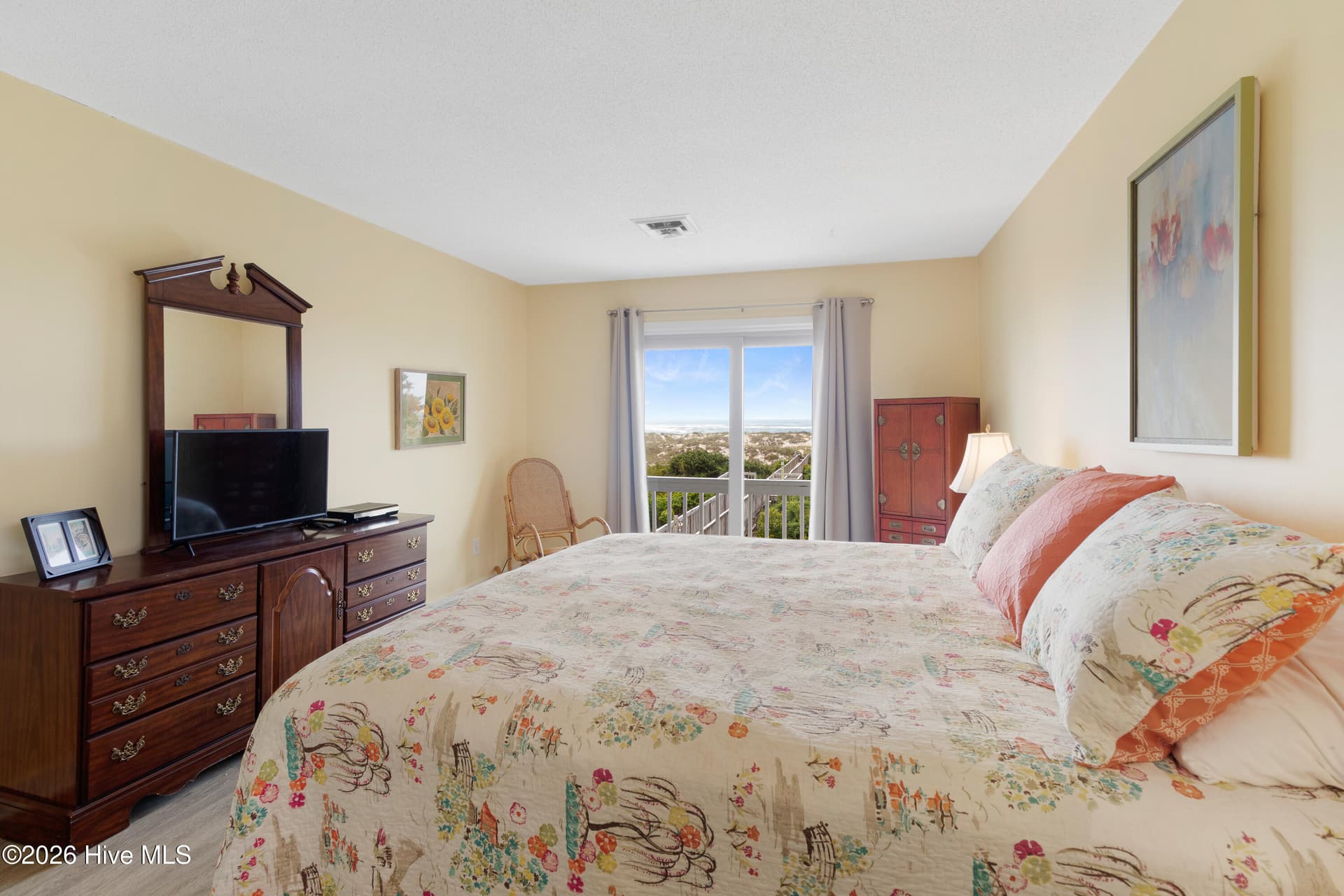 Single Family Residence at 11017 Inlet Drive, Emerald Isle, NC 28594, photo 3 of 6