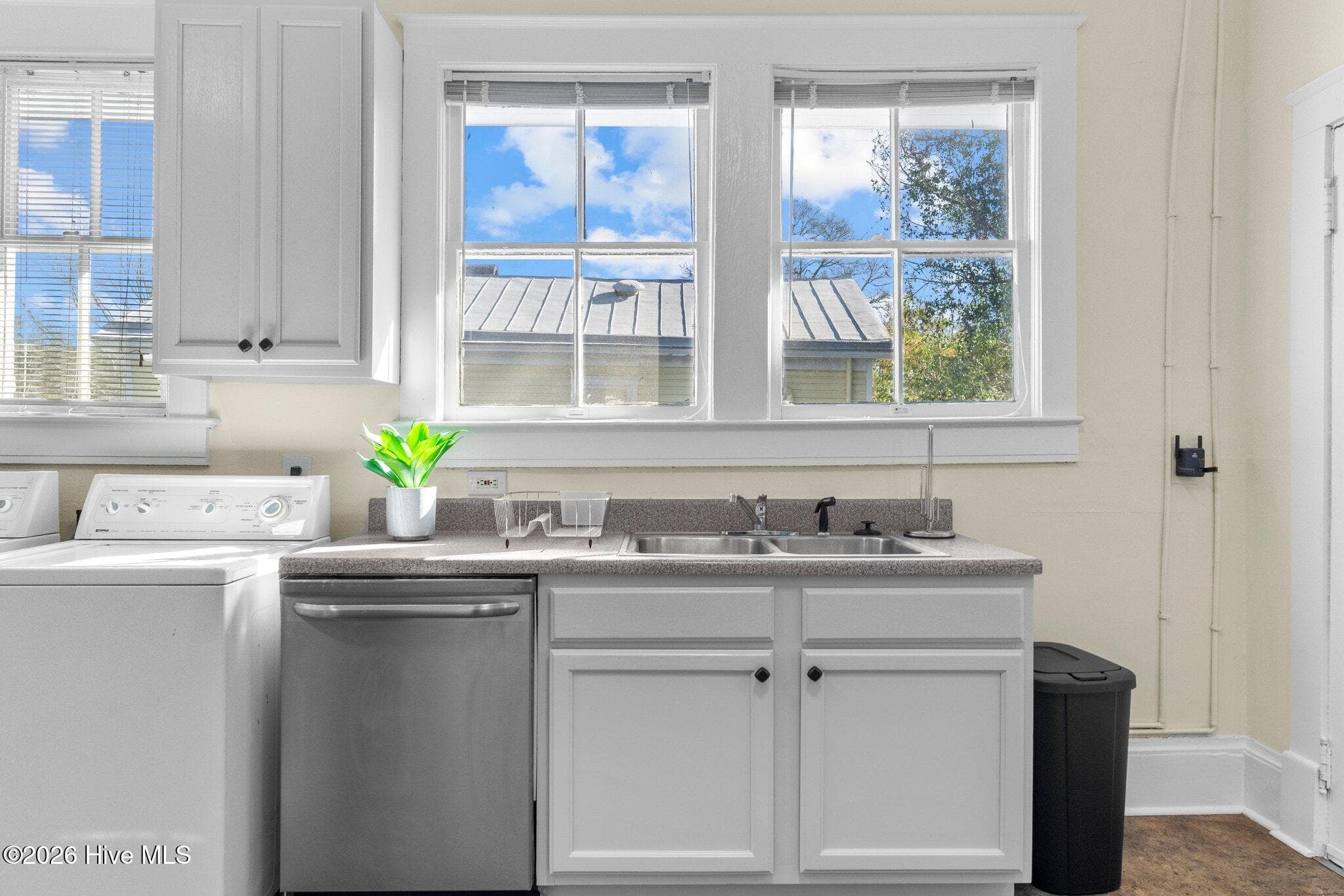 2nd Floor Unit - Kitchen - 312 Church Street, Wilmington, NC 28401