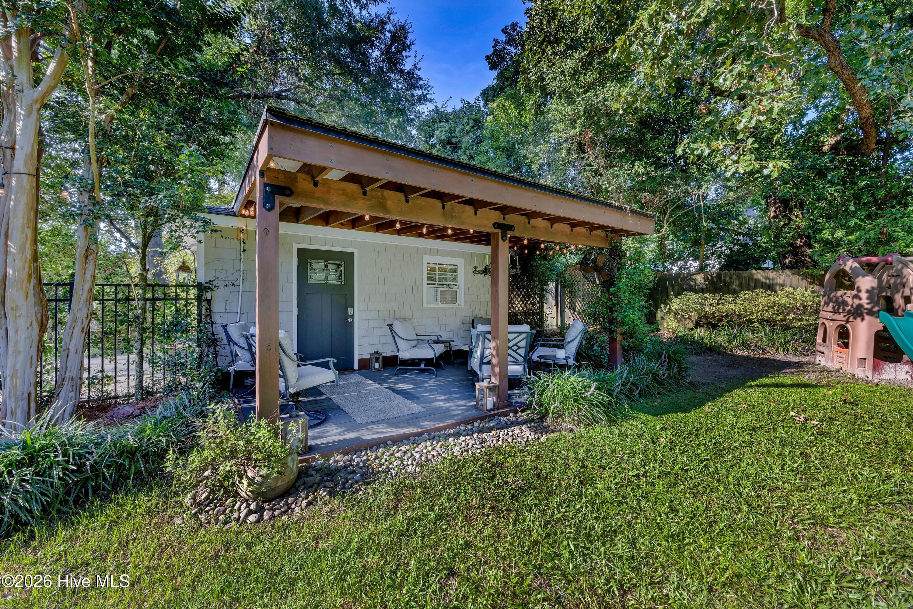 Single Family Residence at 318 Colonial Drive, Wilmington, NC 28403, photo 56 of 74