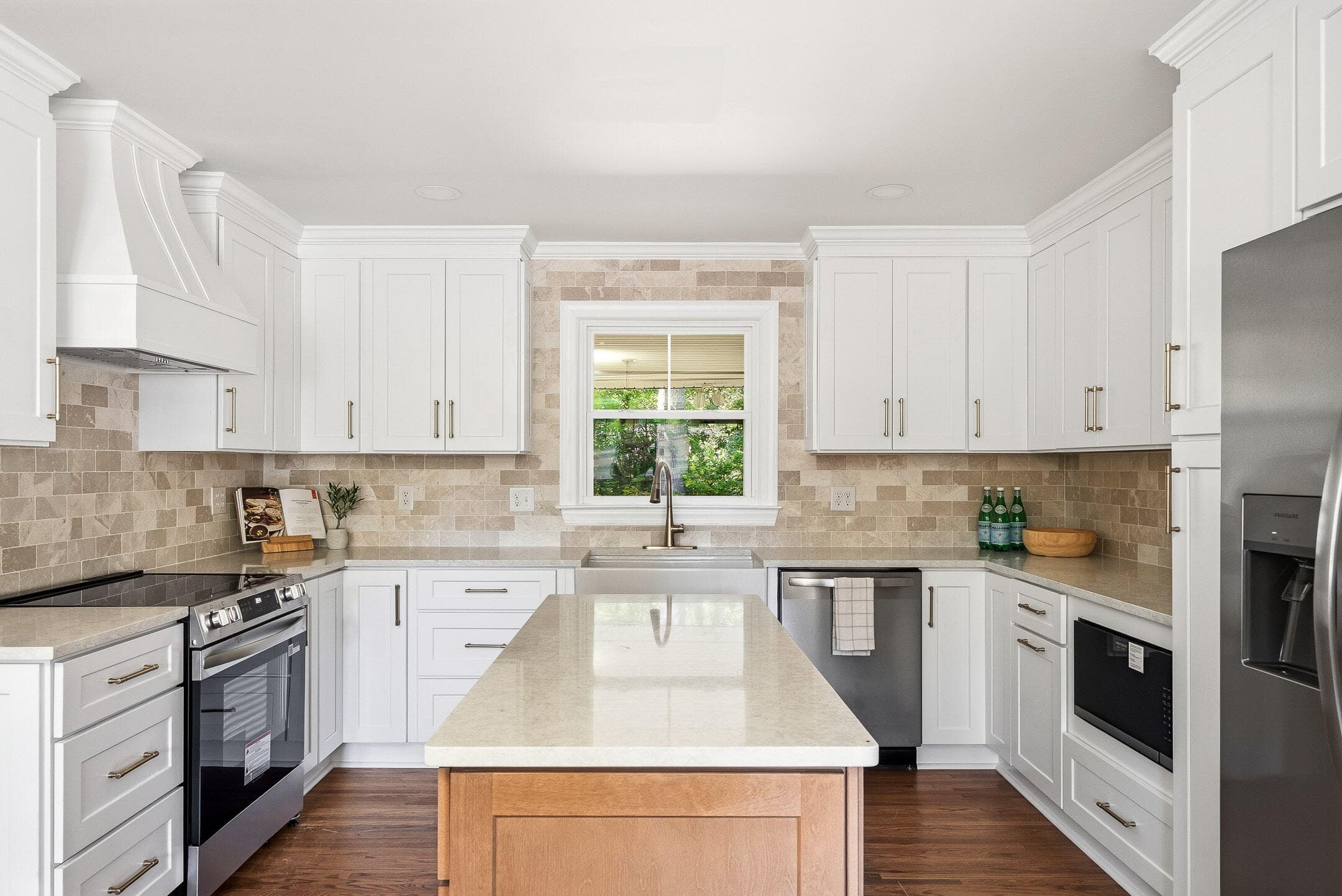 Single Family Residence at 302 Barnard Avenue, Aiken, SC 29801, photo 9 of 58