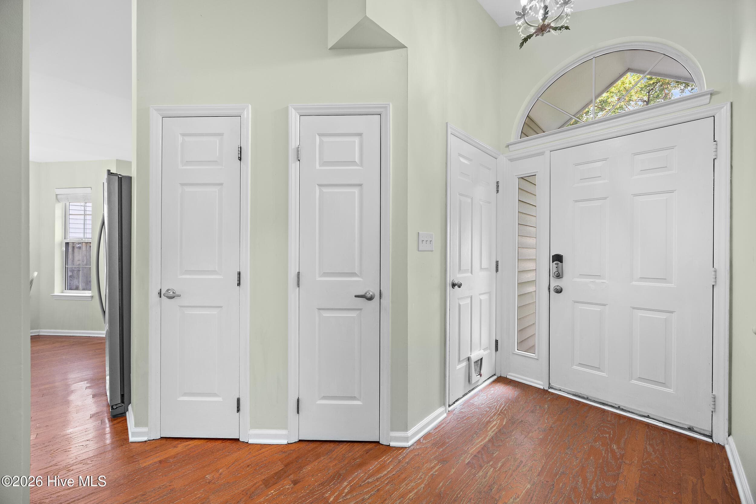 Single Family Residence at 5416 Ibis Court, Wilmington, NC 28409, photo 3 of 36