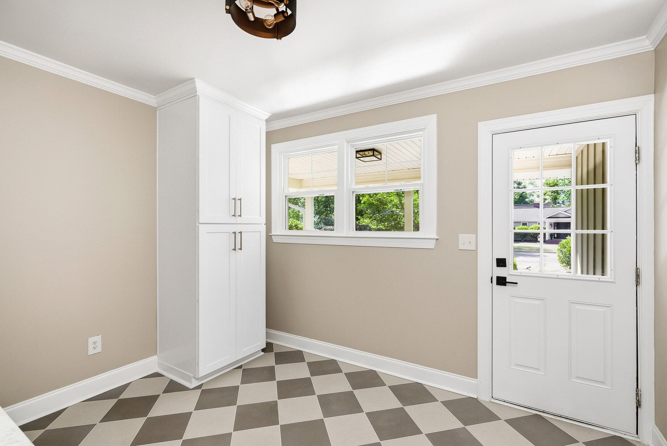 Single Family Residence at 302 Barnard Avenue, Aiken, SC 29801, photo 34 of 58
