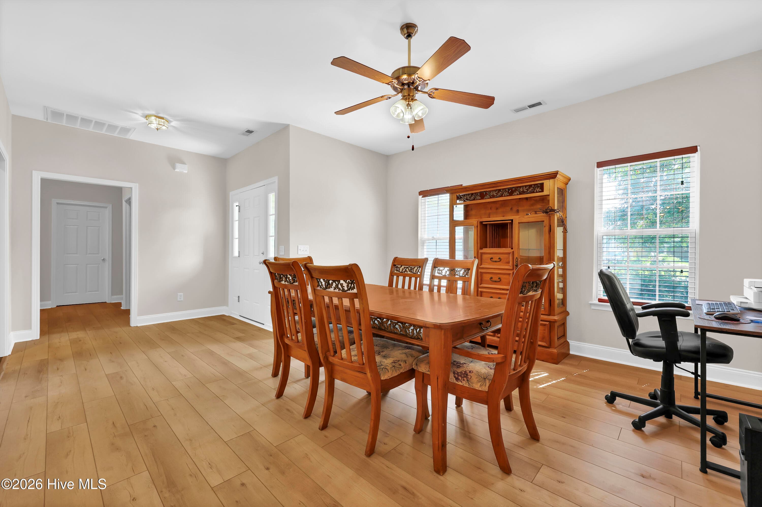 Single Family Residence at 6319 Shire Lane, Wilmington, NC 28411, photo 8 of 37