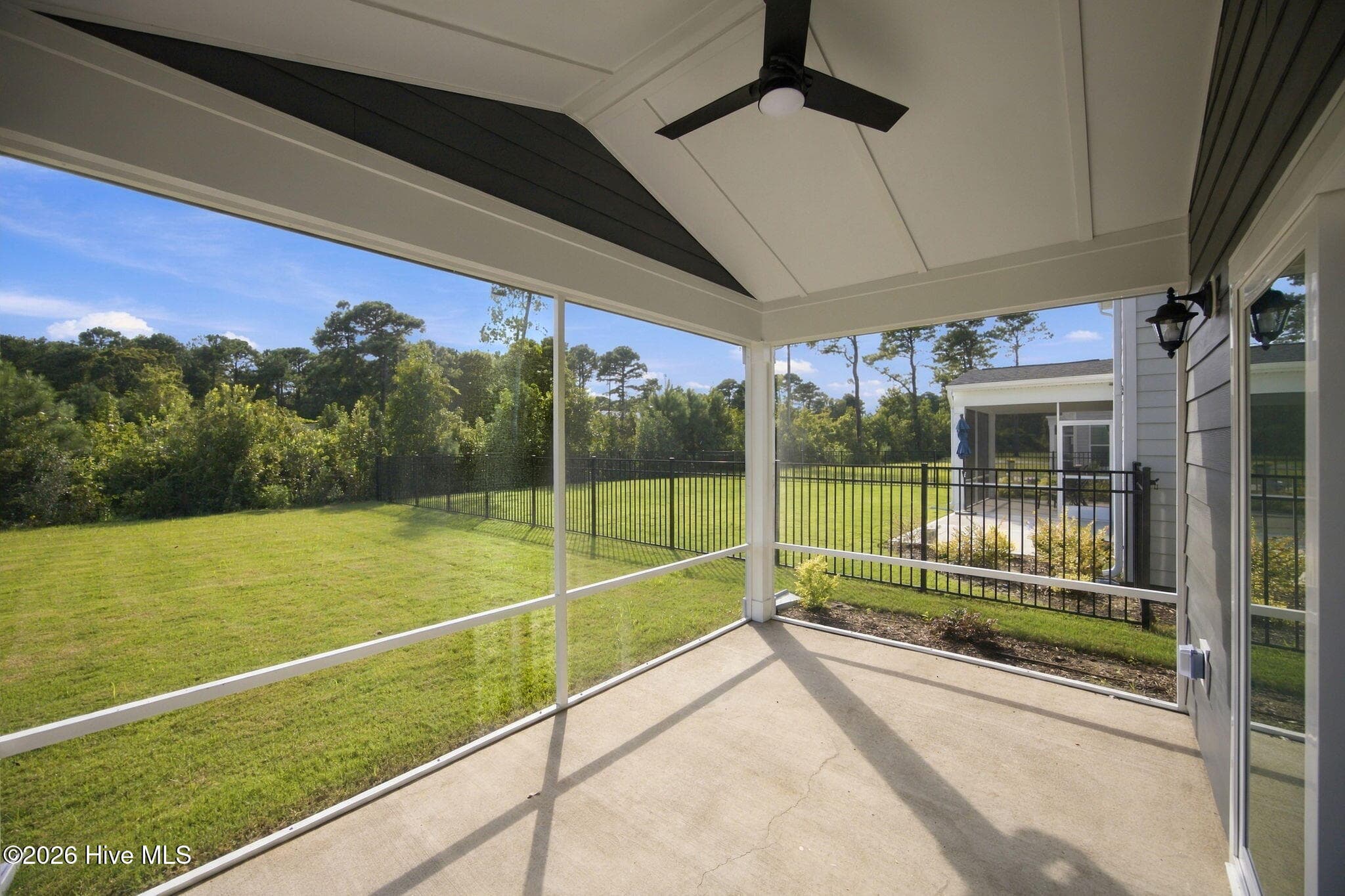 Single Family Residence at 1016 Fawn Valley Way, Wilmington, NC 28409, photo 17 of 42