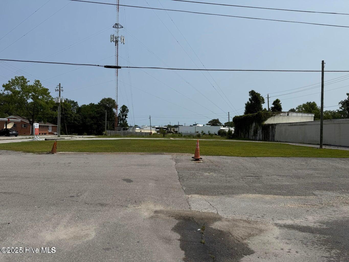 911 Lejeune Boulevard, Jacksonville, NC 28540