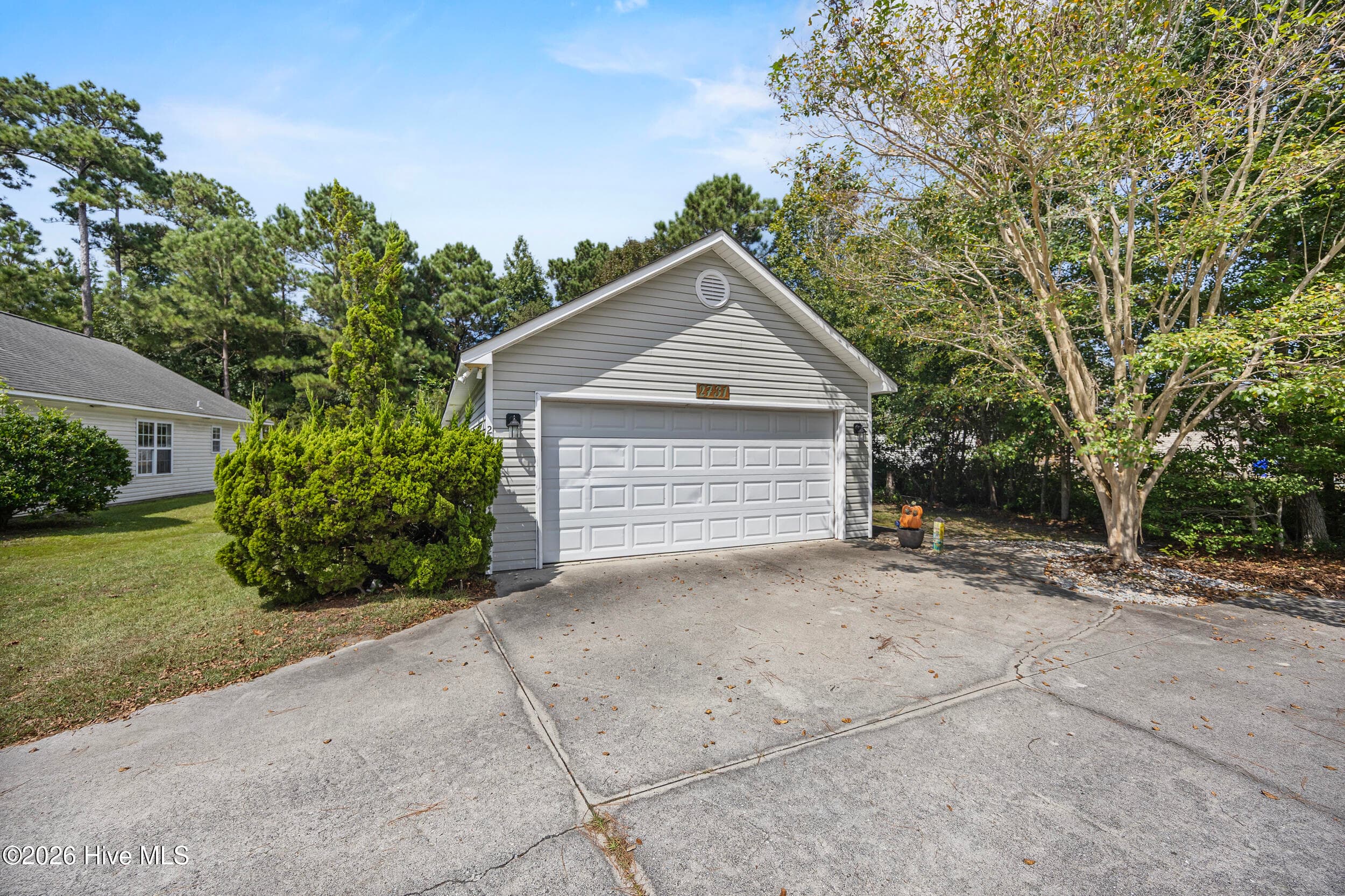 Single Family Residence at 2731 Country Club Drive, Hampstead, NC 28443, photo 3 of 54