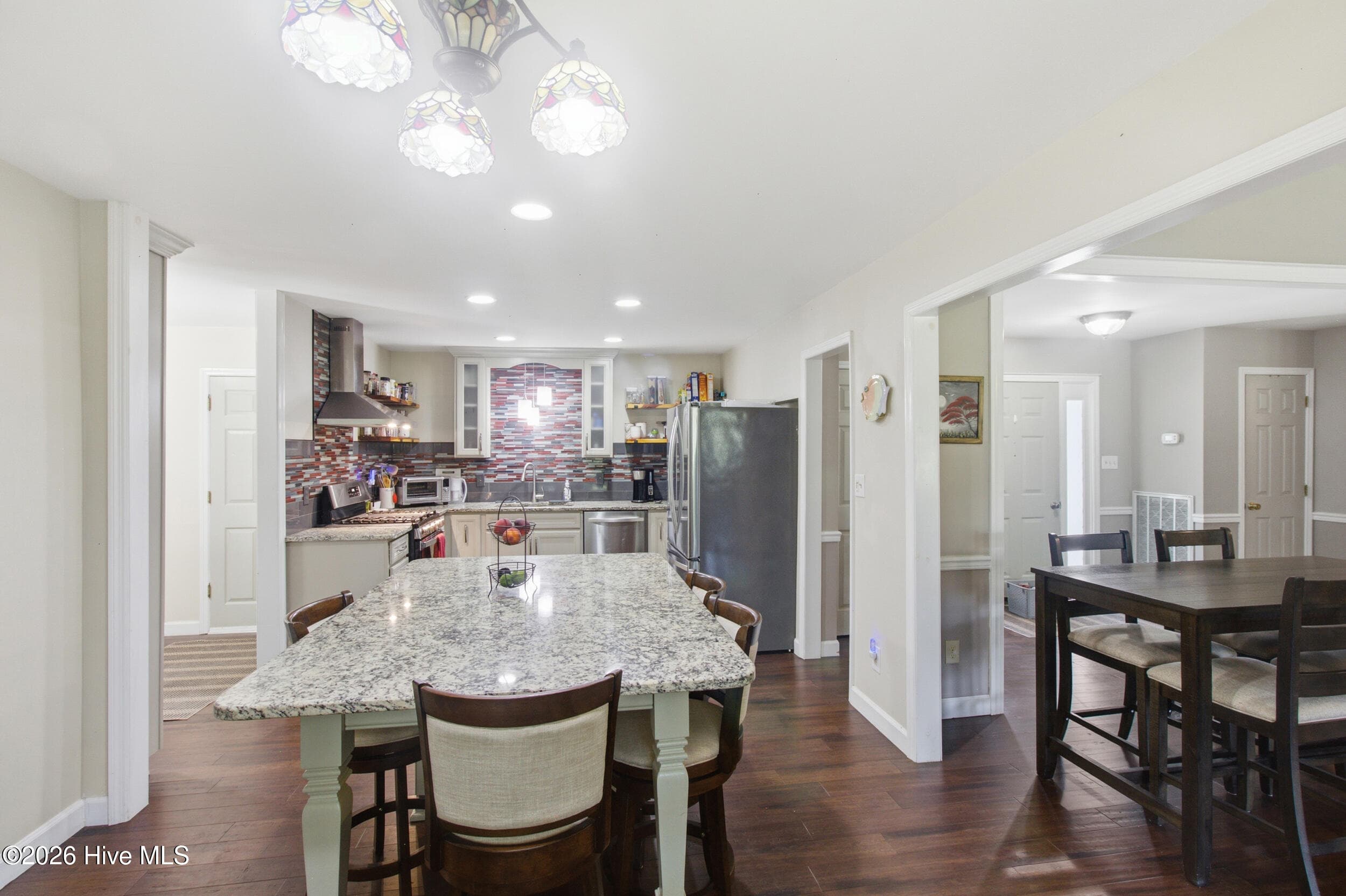 Dining - 701 Plantation Drive, New Bern, NC 28562