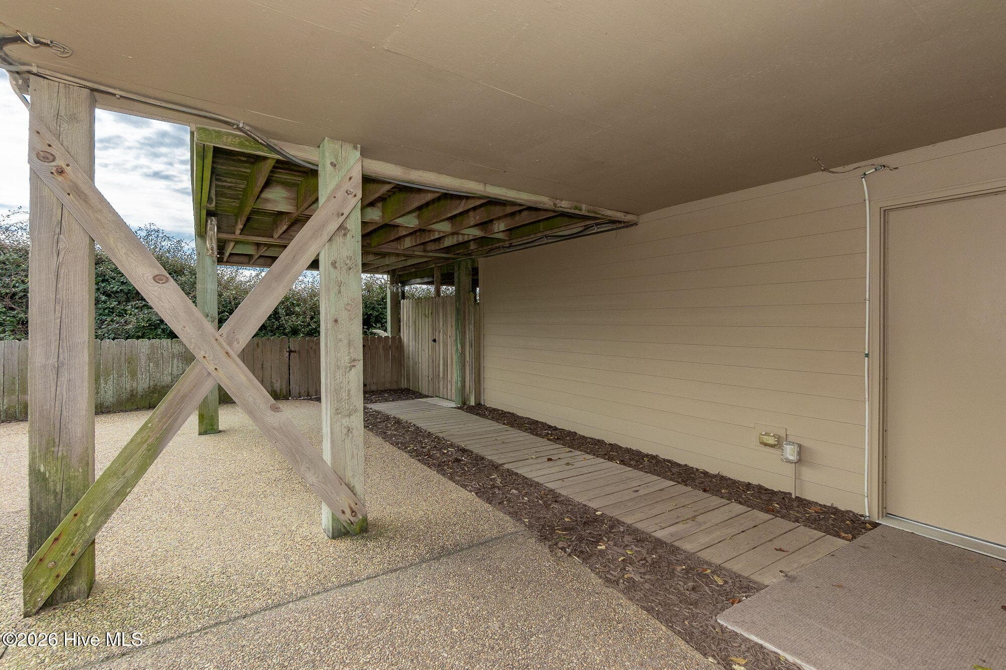 Single Family Residence at 111 Dogwood Circle, Pine Knoll Shores, NC 28512, photo 3 of 4