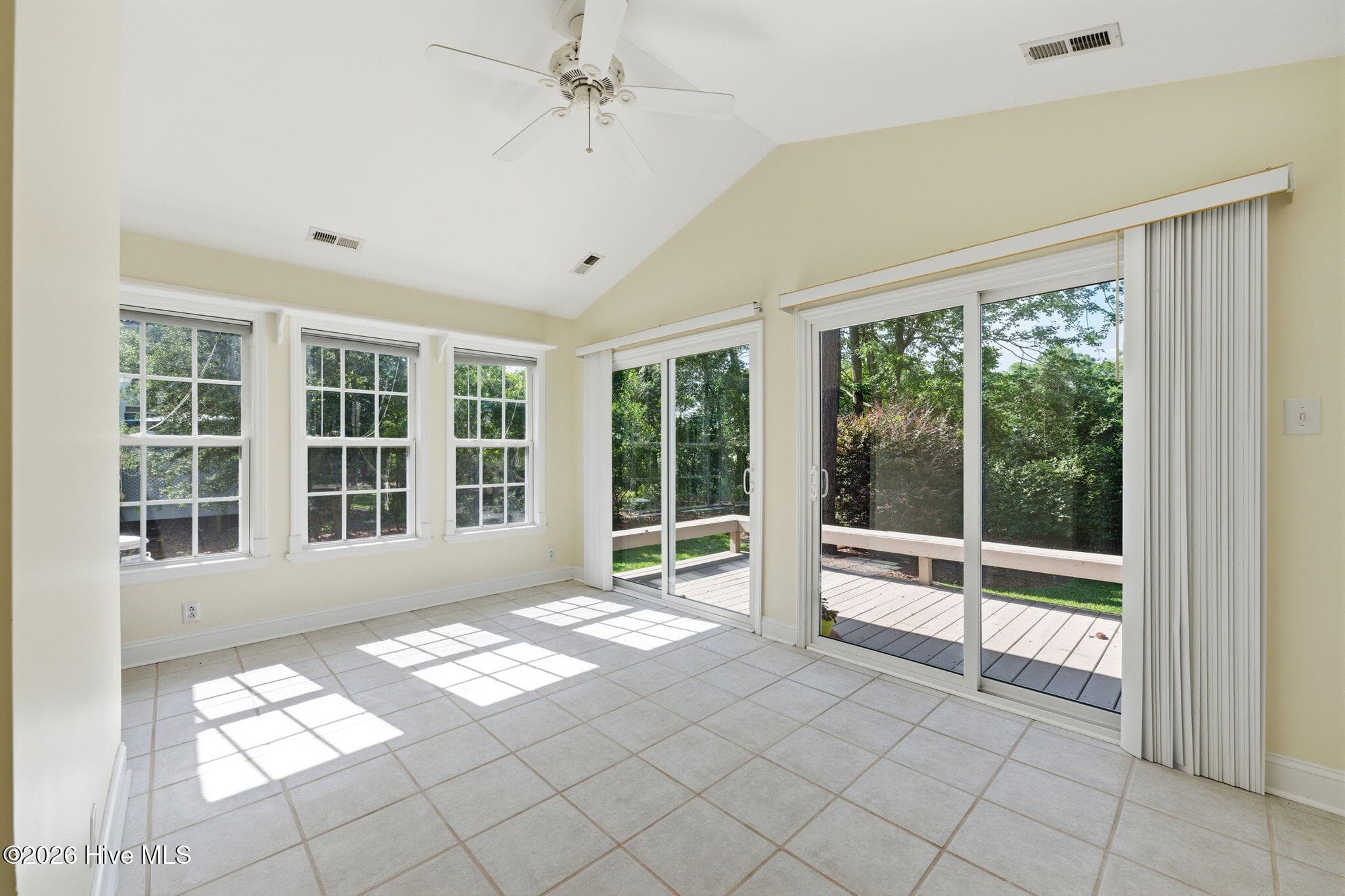 Single Family Residence at 1007 Barkentine Drive, New Bern, NC 28560, photo 11 of 60