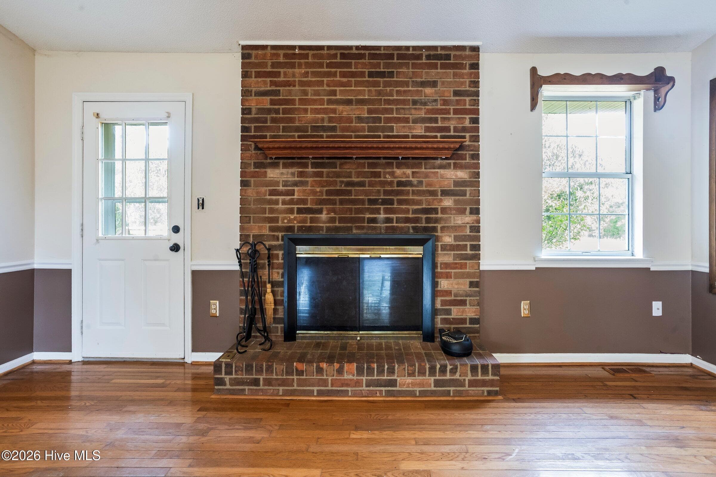 Wood-Burning Fireplace - 1951 Stagecoach Road NE, Thomson, GA 30824