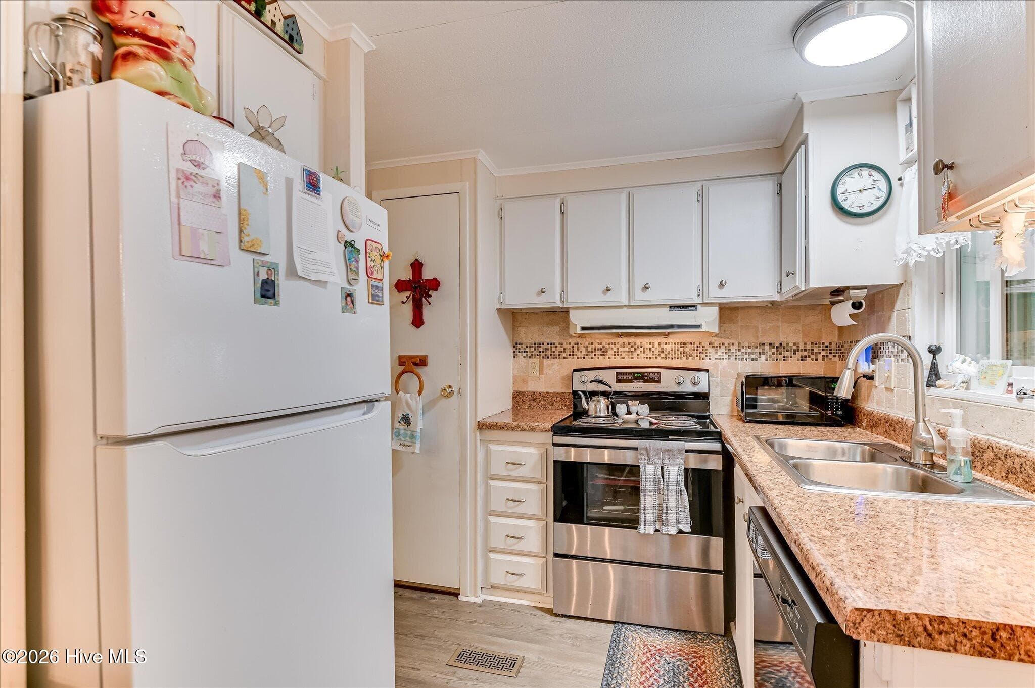 Manufactured Home at 4621 Dever Drive, Martinez, GA 30907, photo 10 of 36
