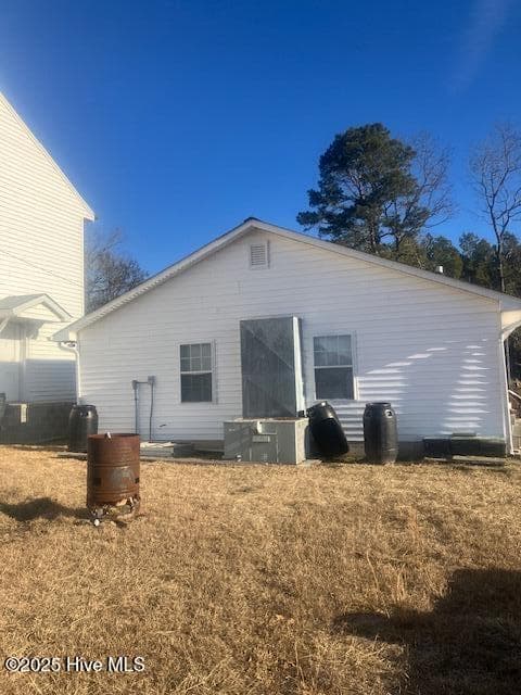 Single Family Residence at 396 Pee Dee Church Road, Mount Gilead, NC 27306, photo 6 of 10