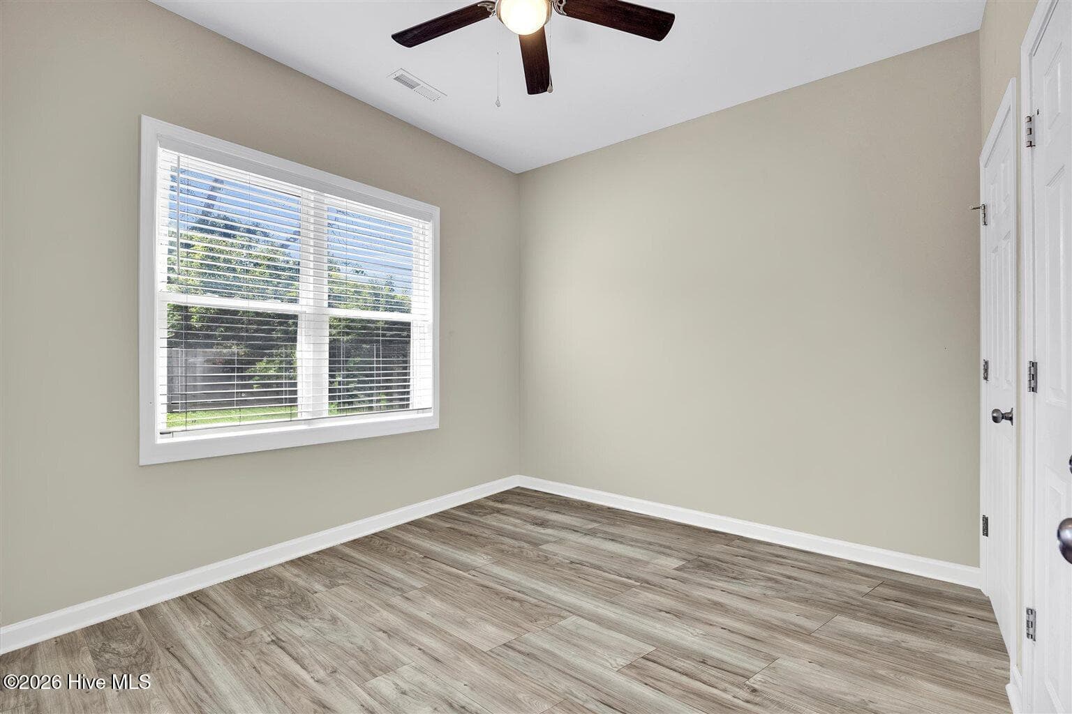back unit bed 2 - 305 Macmillan Avenue N, Wilmington, NC 28403
