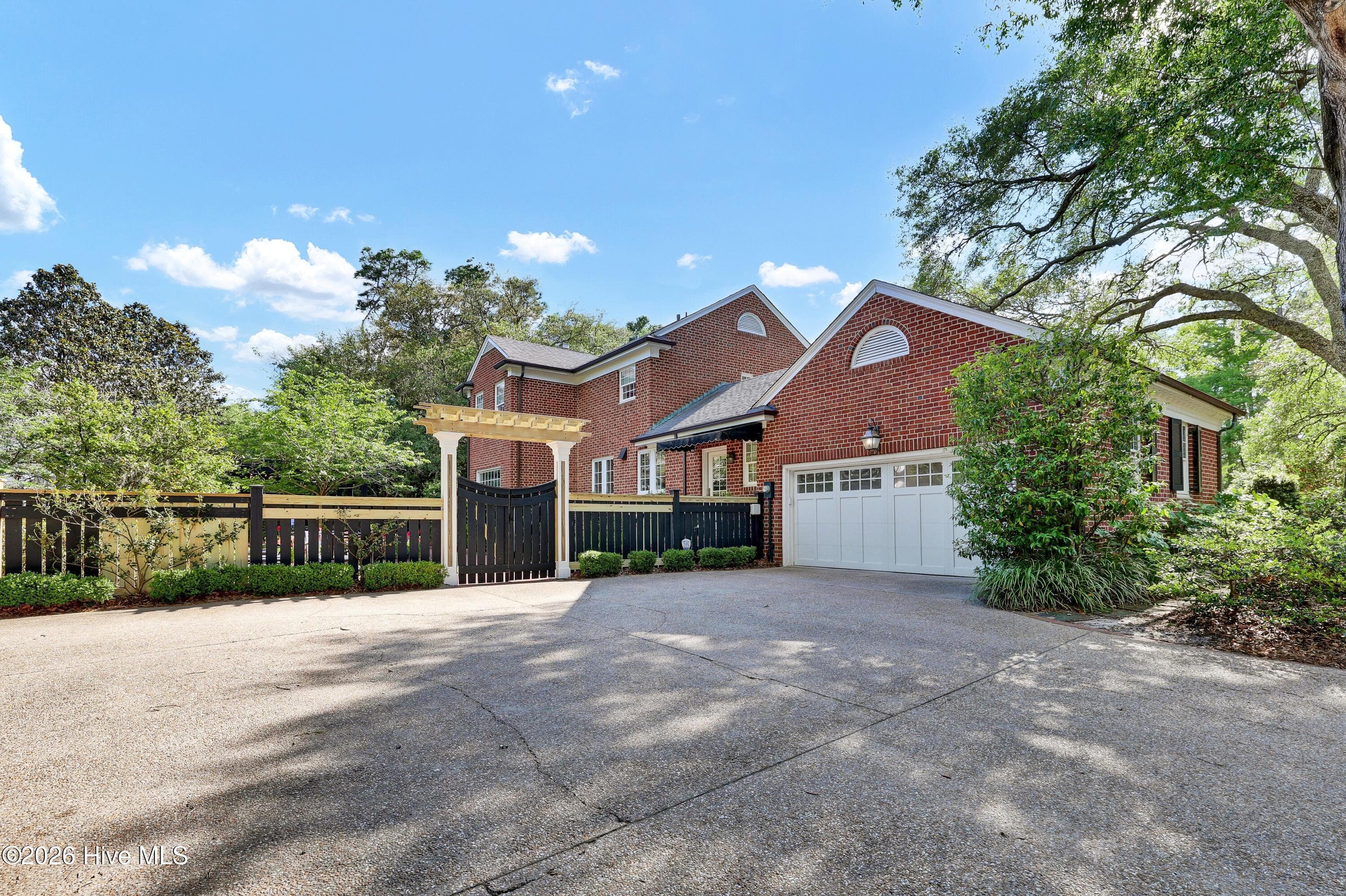 Single Family Residence at 1411 Live Oak Parkway, Wilmington, NC 28403, photo 45 of 63