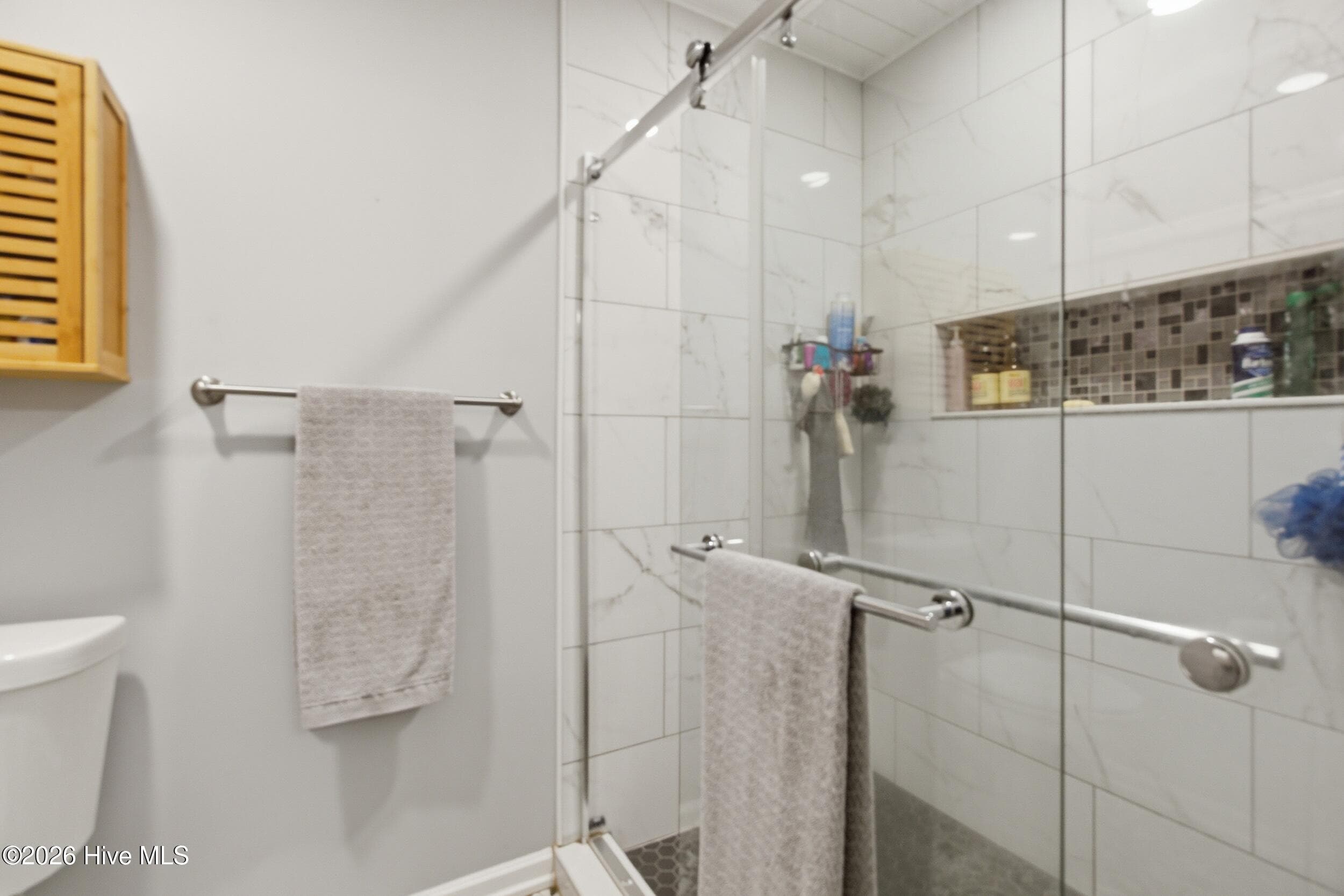 Owners Bathroom - 701 Plantation Drive, New Bern, NC 28562