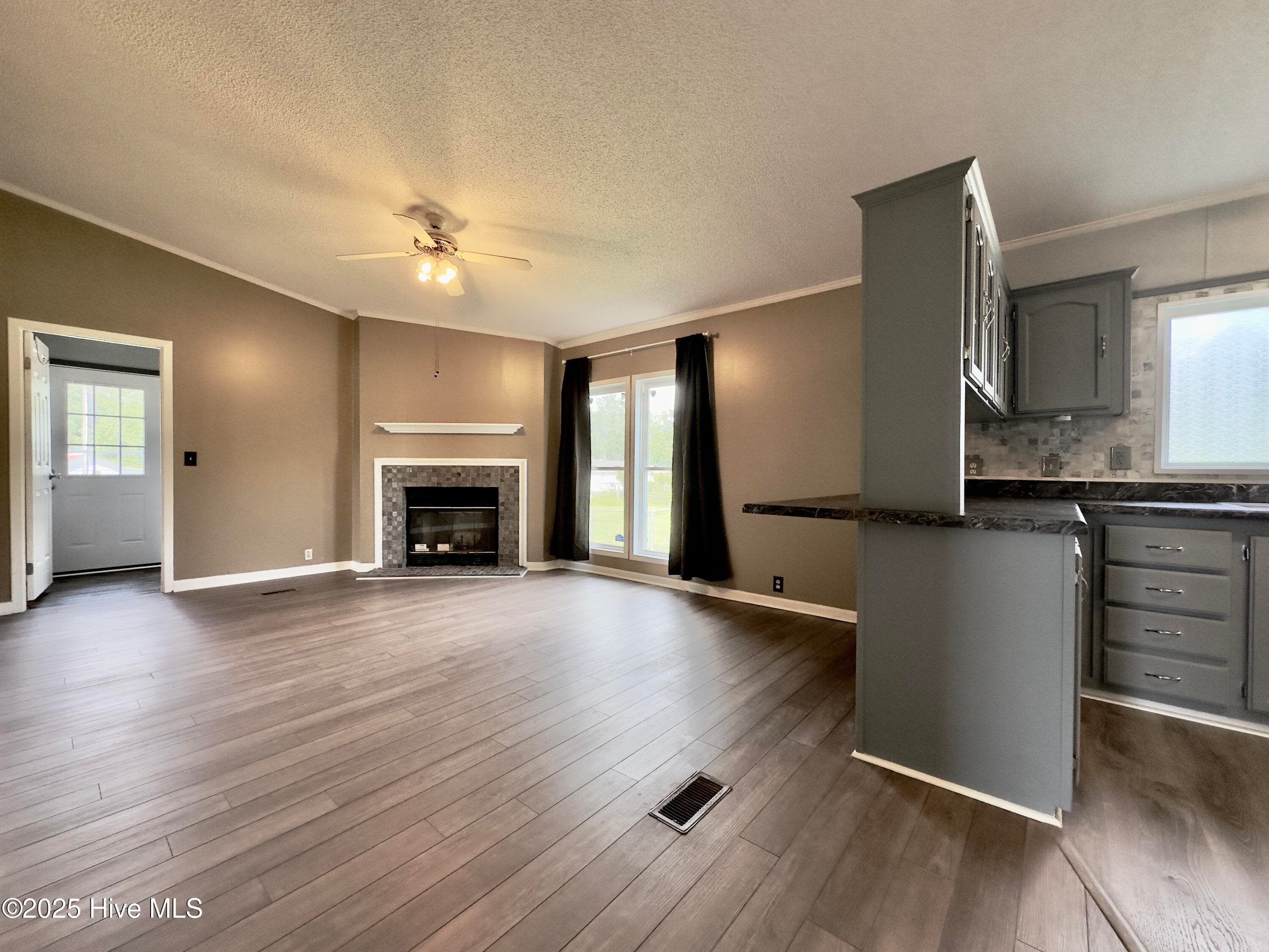 Manufactured Home at 265 Colonial Landing Road SE, Bolivia, NC 28422, photo 5 of 43