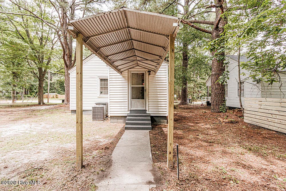 Single Family Residence at 923 O Berry Street, Rocky Mount, NC 27803, photo 9 of 31