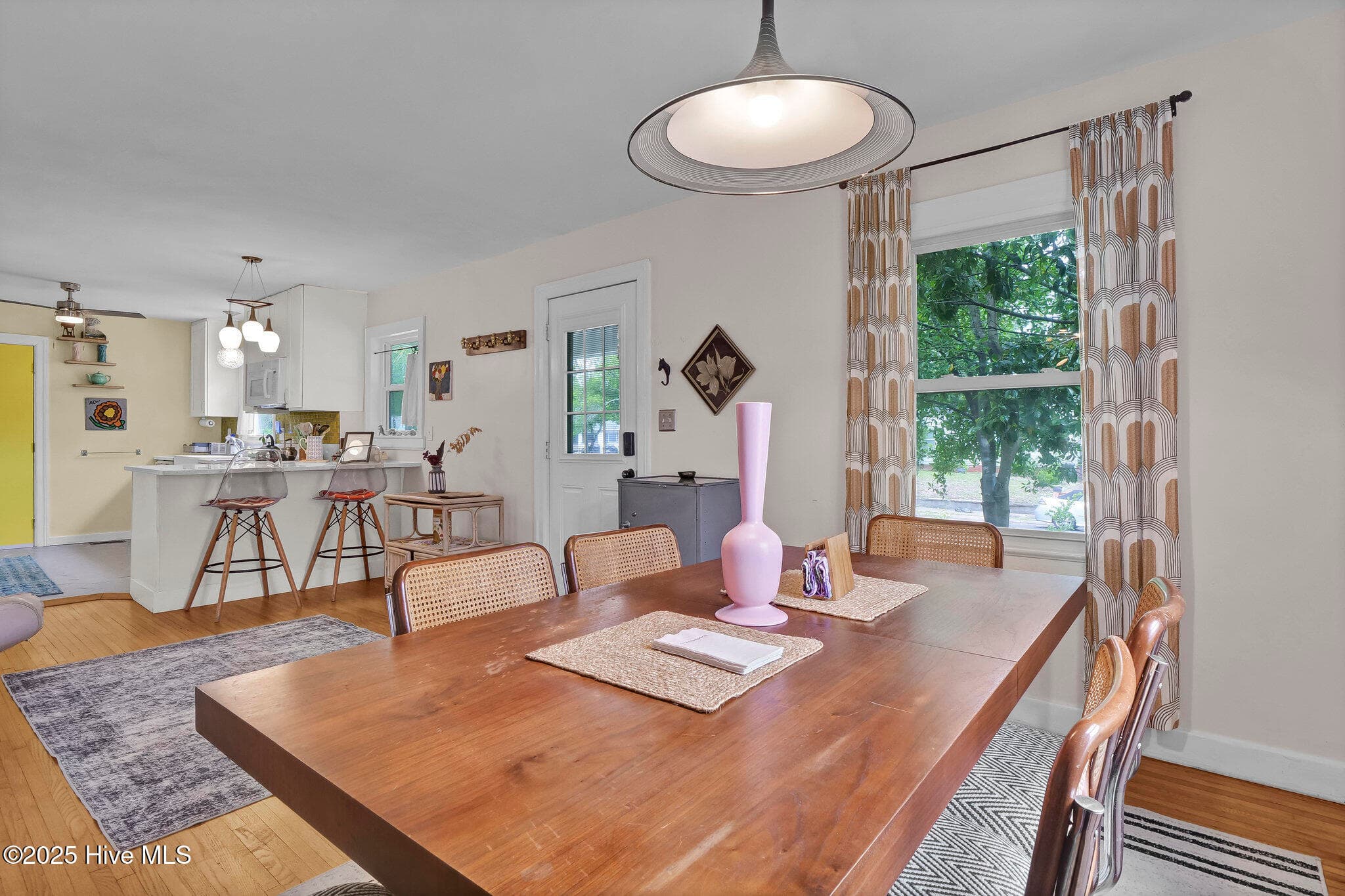 Single Family Residence at 606 Ivey Circle, Wilmington, NC 28401, photo 2 of 2