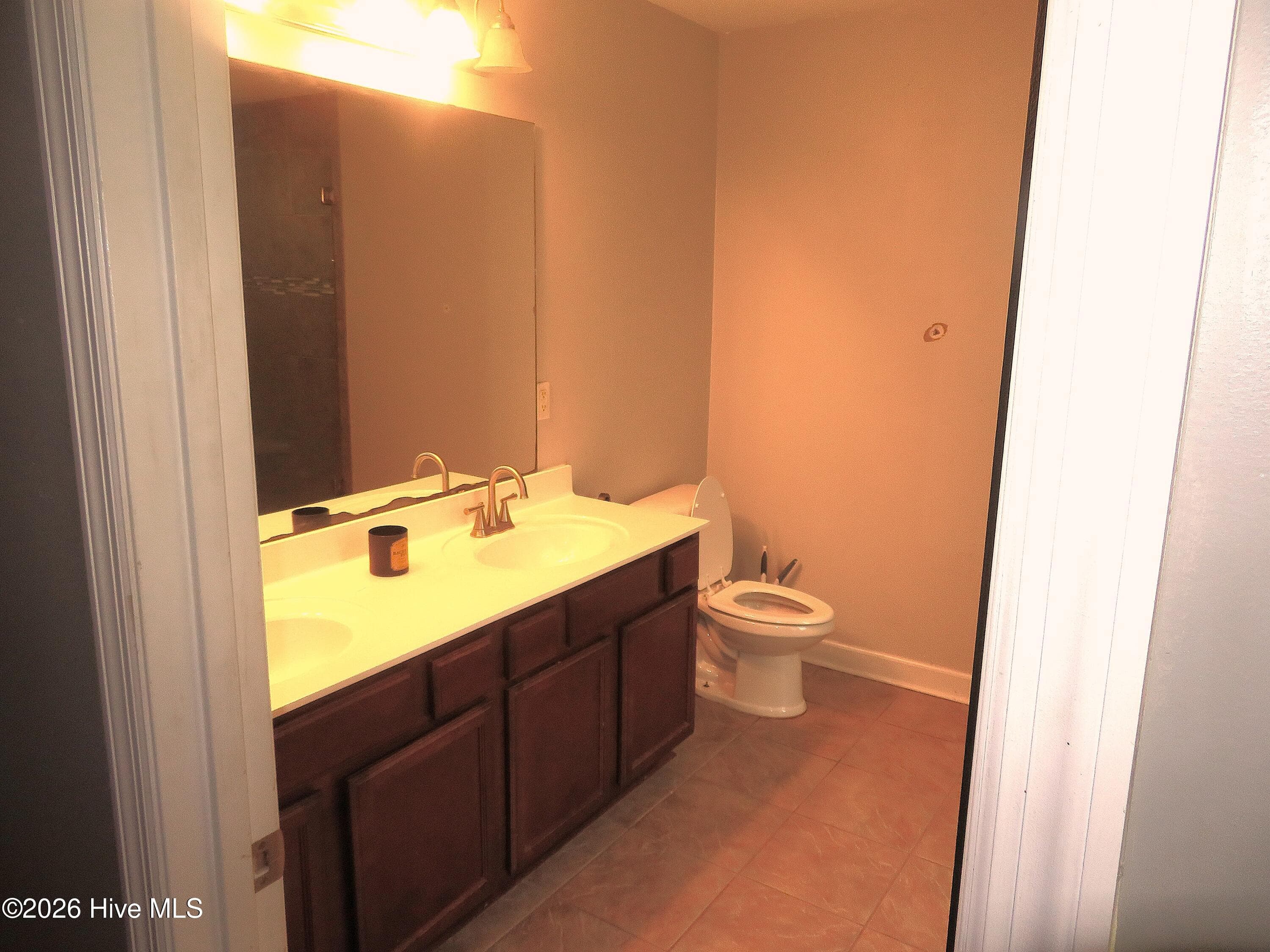 Single Family Residence at 702 Ashley Meadow Lane, Jacksonville, NC 28546, photo 28 of 51