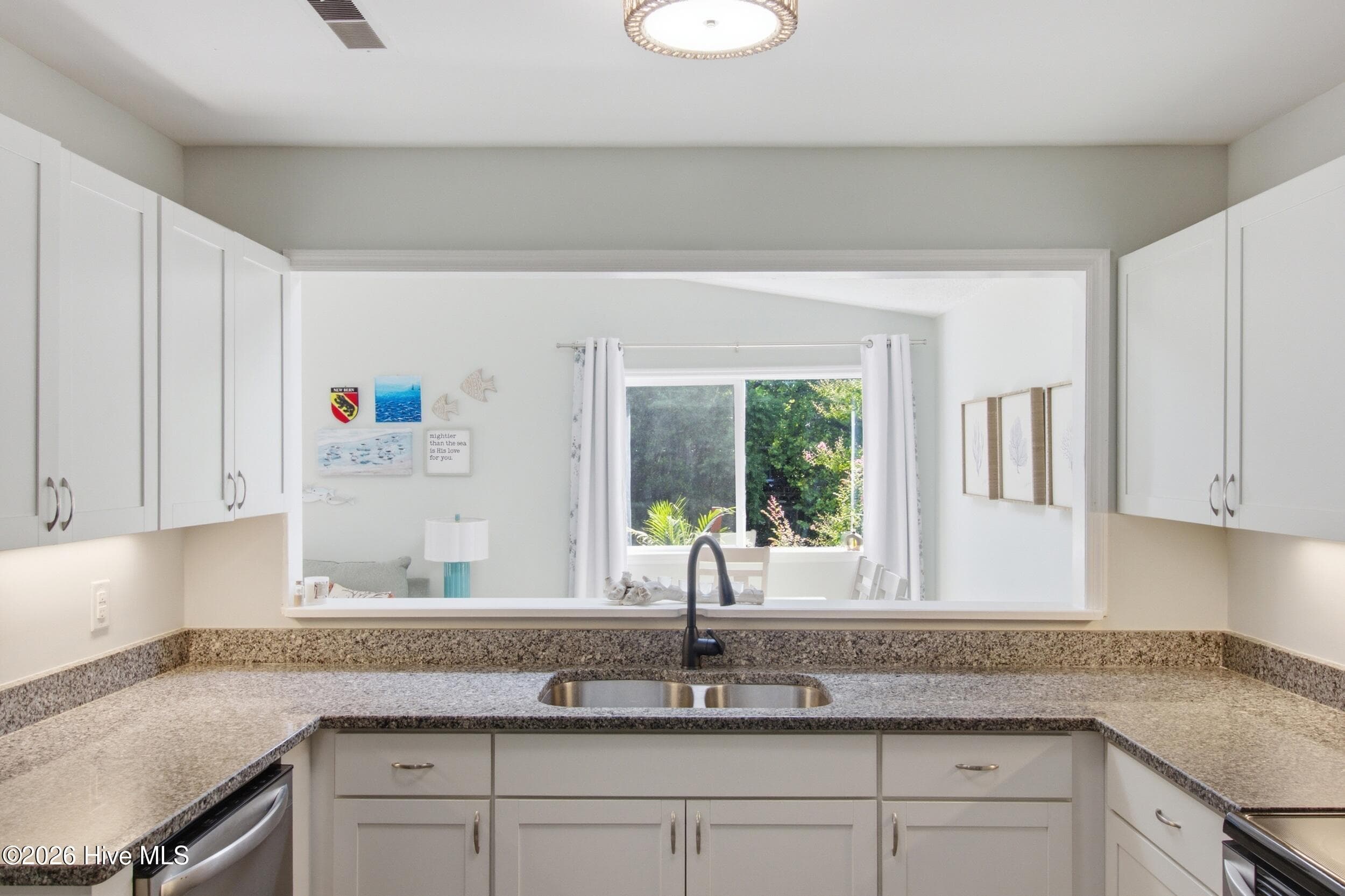 Kitchen view - 23 Harbour Walk, New Bern, NC 28562
