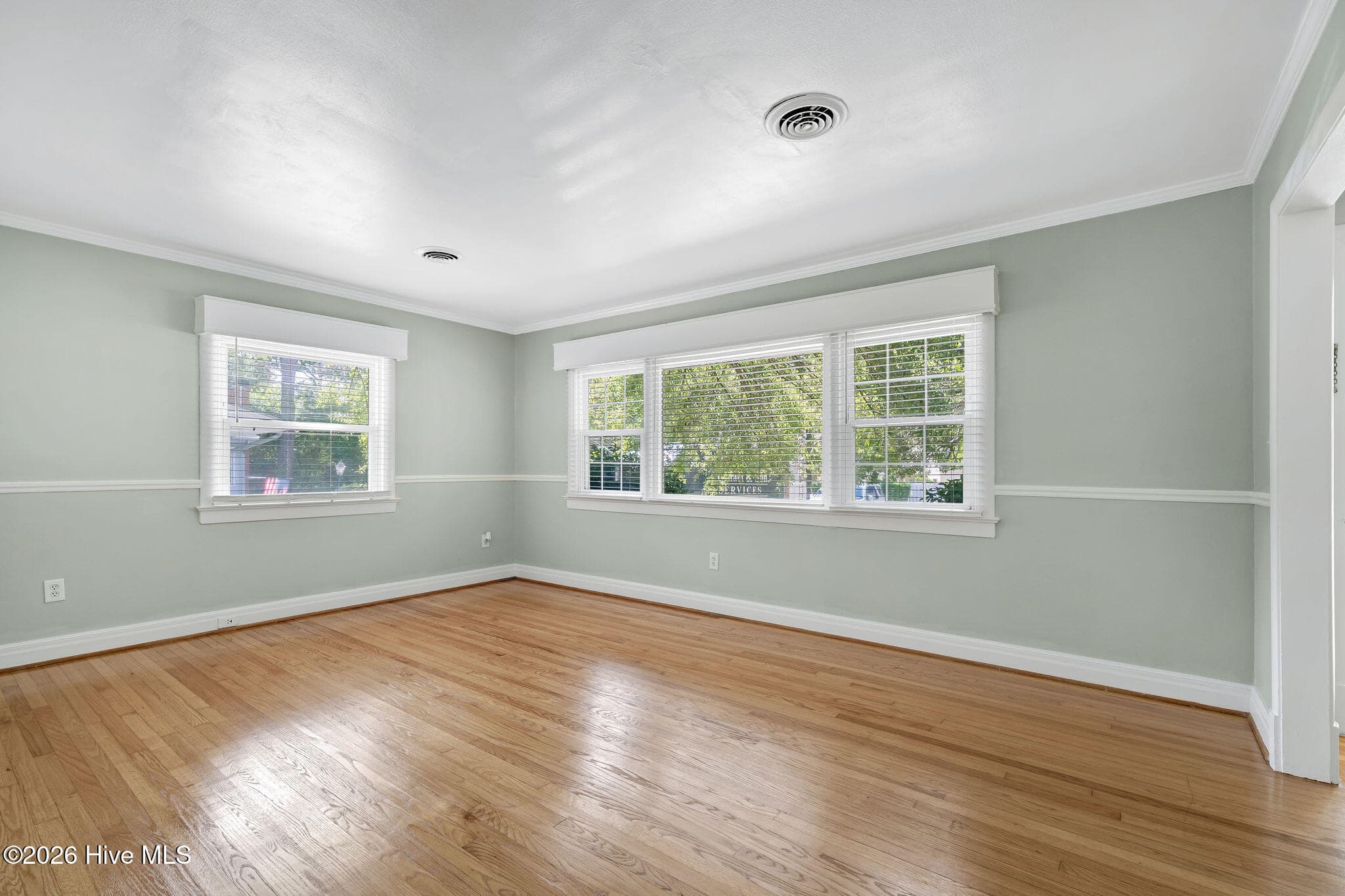 Single Family Residence at 3609 Wilshire Boulevard, Wilmington, NC 28403, photo 4 of 25