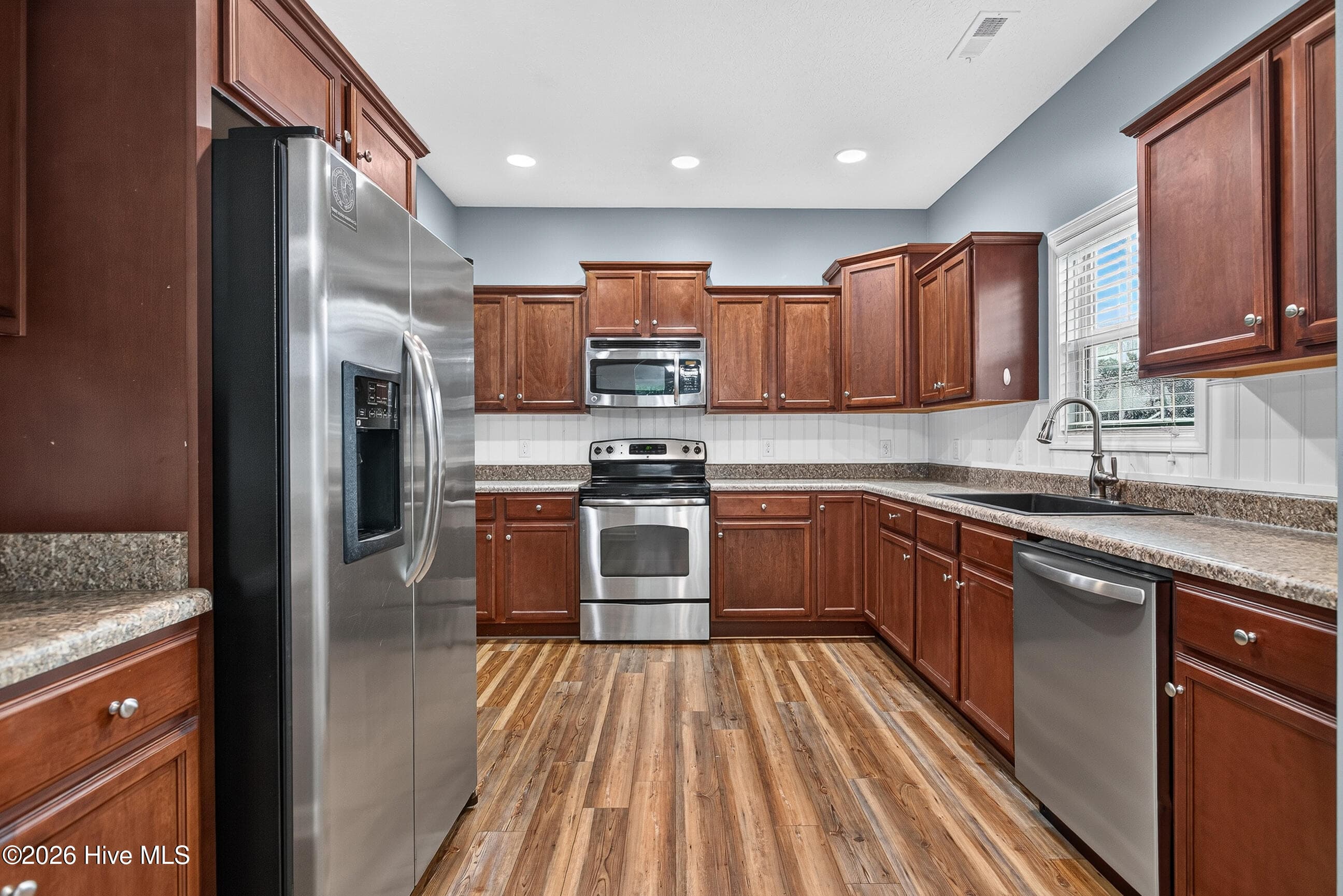 Single Family Residence at 710 Radiant Drive, Jacksonville, NC 28546, photo 9 of 38