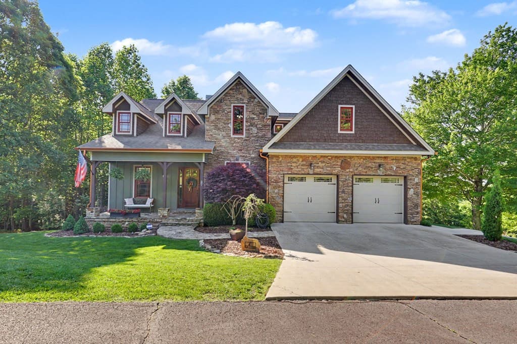 Single Family Residence at 41 Elm Court, Murphy, NC 28906, photo 4 of 75