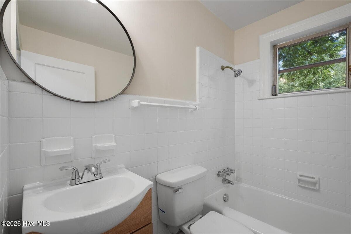 Single Family Residence at 909 N Carolina Street, Goldsboro, NC 27530, photo 17 of 31