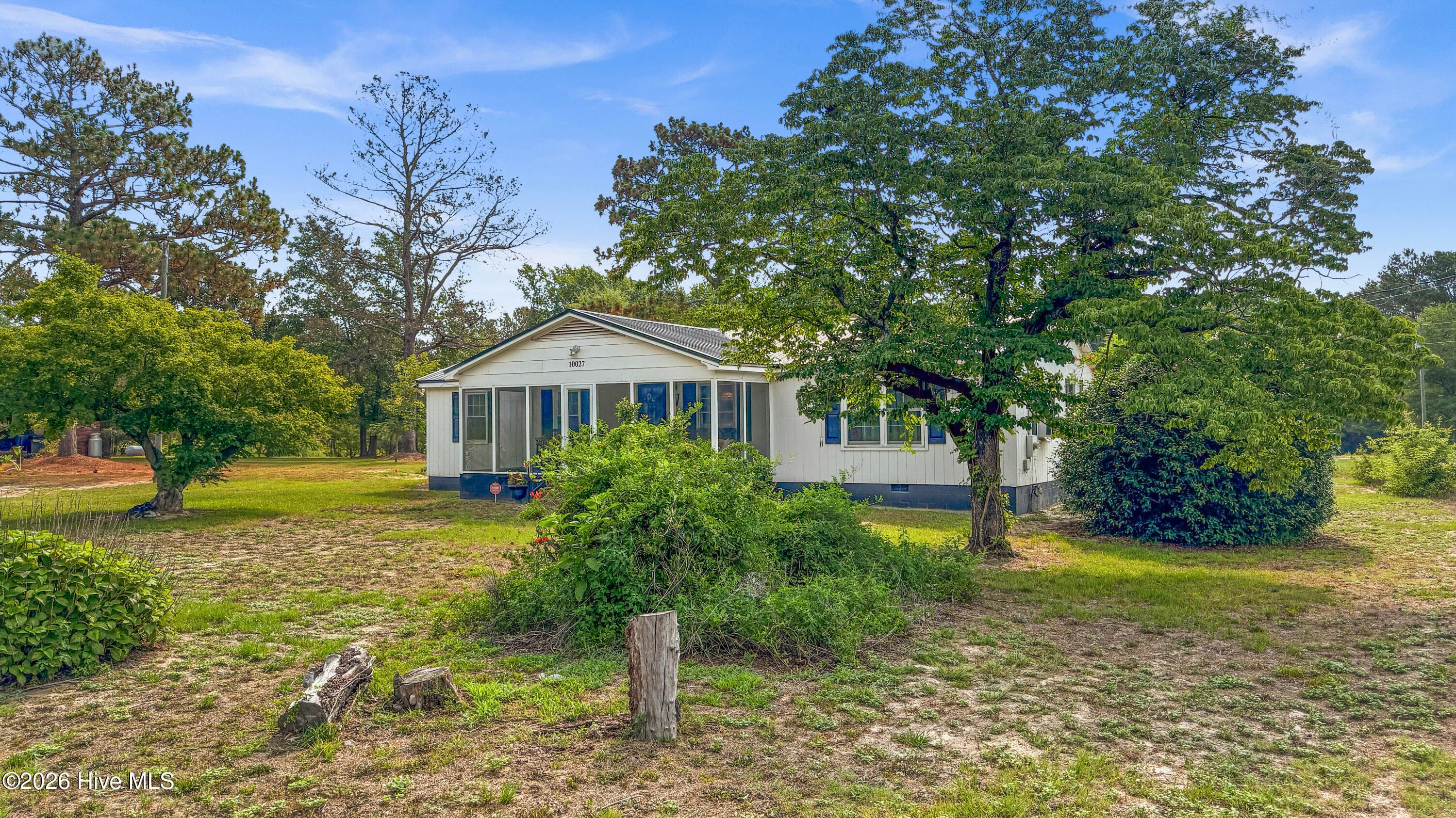 Single Family Residence at 10027 Garland Highway, Clinton, NC 28328, photo 3 of 5