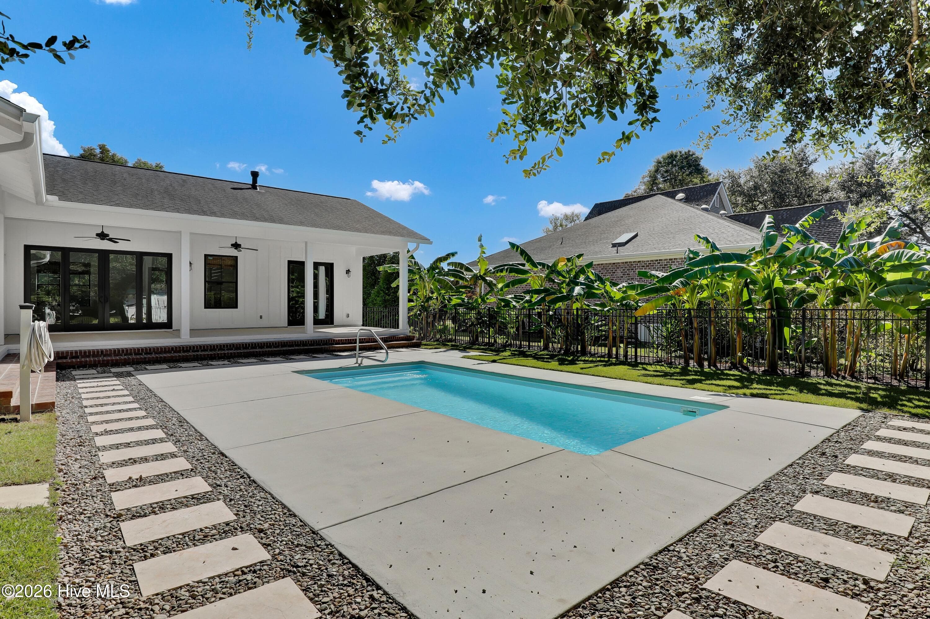 Single Family Residence at 351 Olde Point Loop, Hampstead, NC 28443, photo 11 of 81