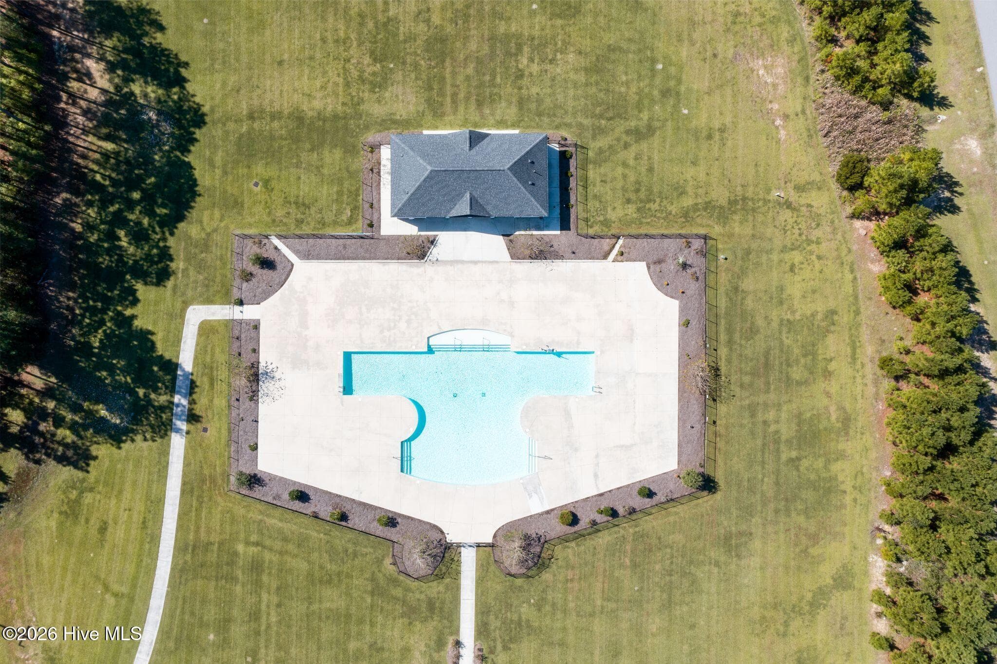 Single Family Residence at 725 Regiment Road, Jacksonville, NC 28546, photo 38 of 41