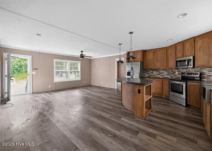 Manufactured Home at 2184 Creekwood Court SW, Supply, NC 28462, photo 27 of 50