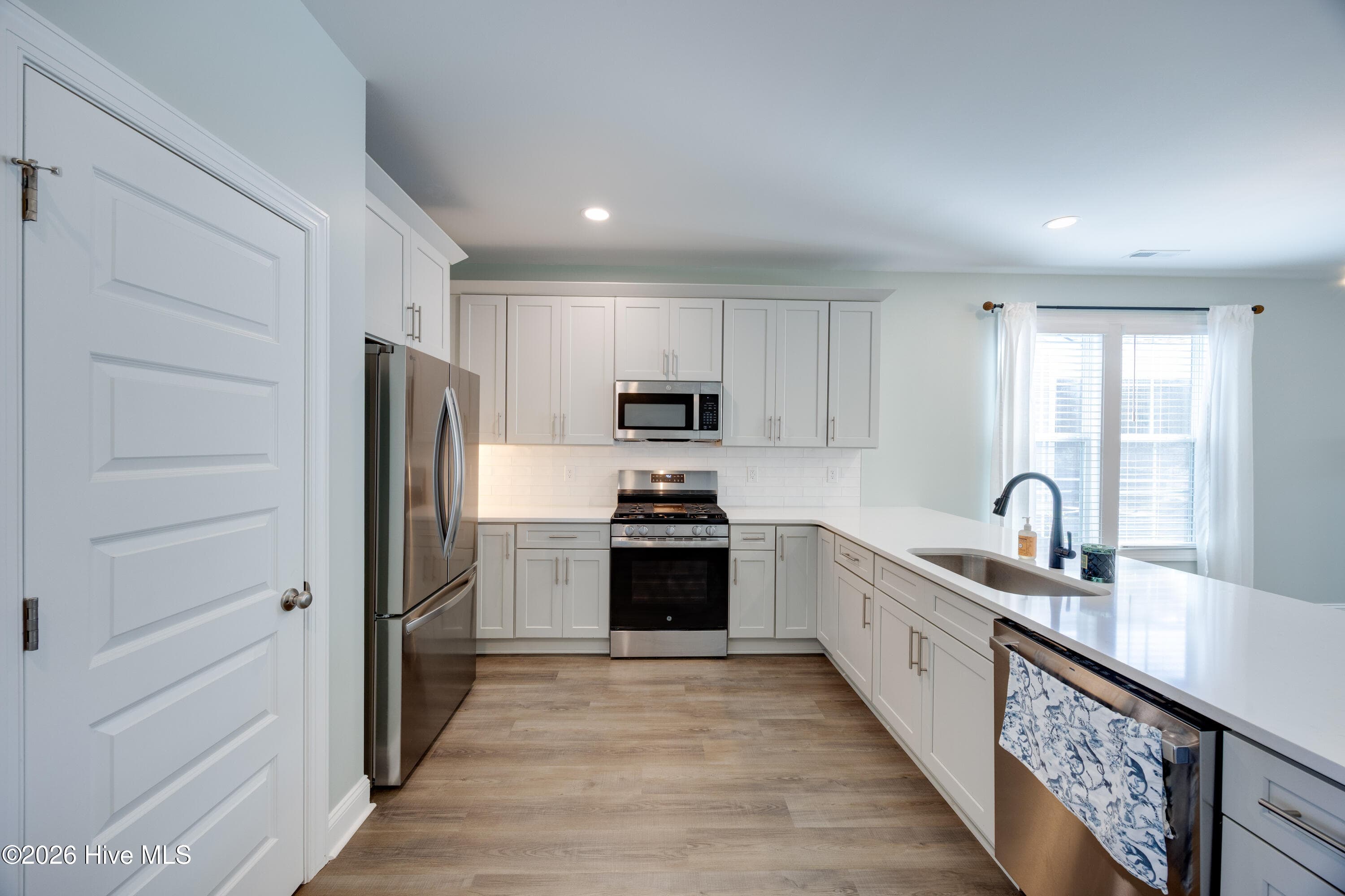 Single Family Residence at 1002 Brighton Drive, New Bern, NC 28562, photo 12 of 53