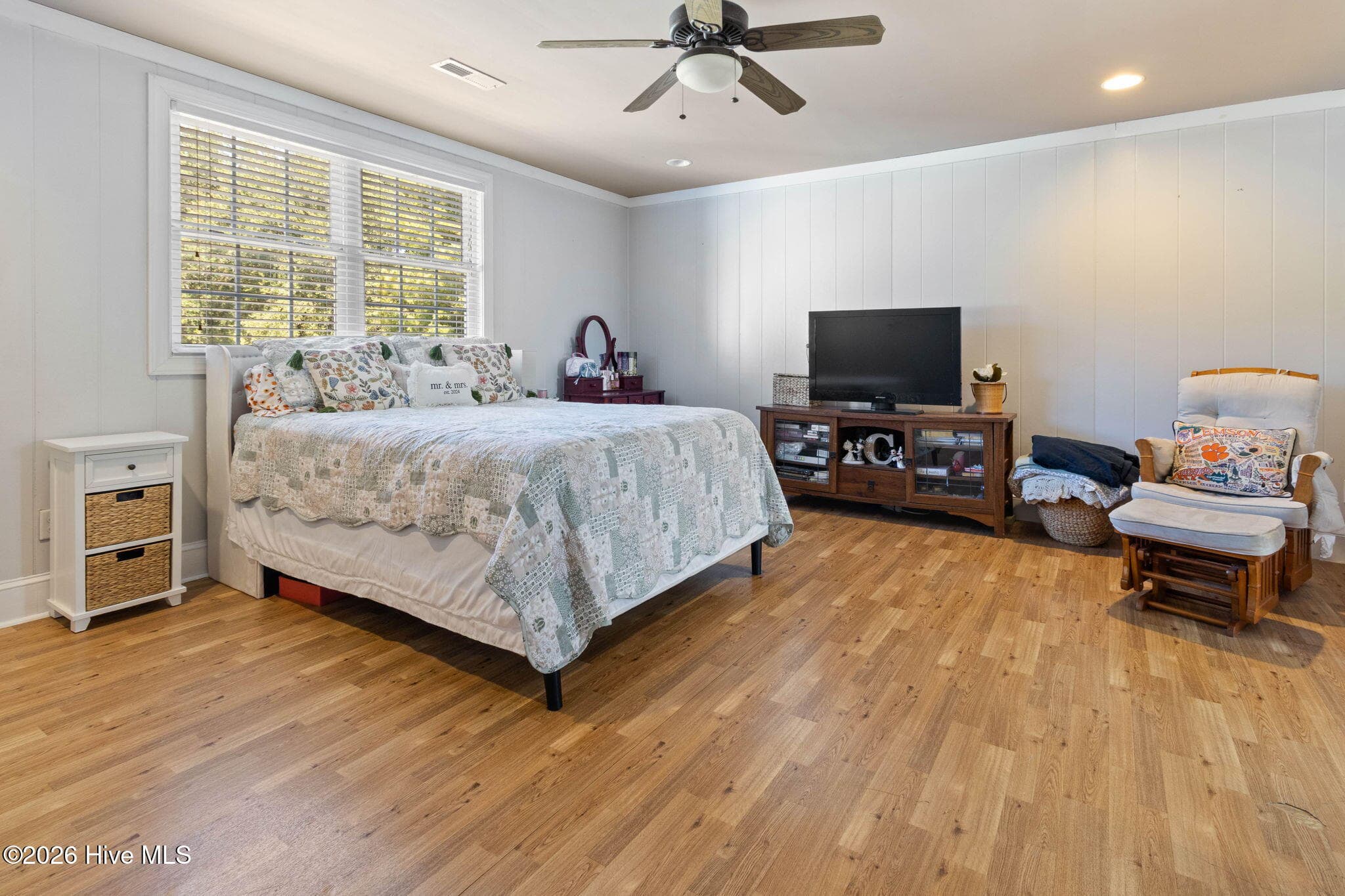 Upper Level Bedroom - 727 Mount Olive Road, Bladenboro, NC 28320