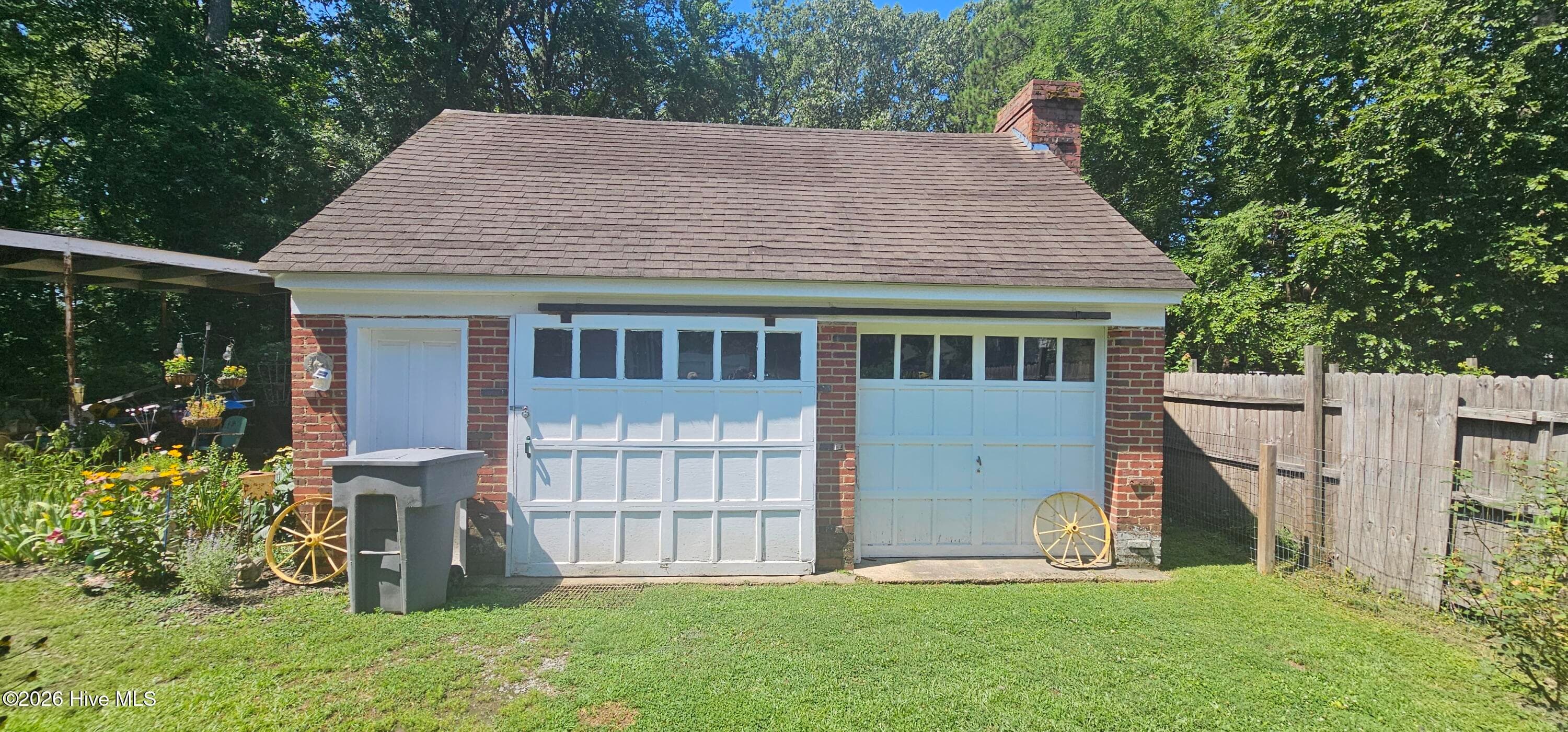 Single Family Residence at 301 W Jackson Street, Rich Square, NC 27869, photo 2 of 35