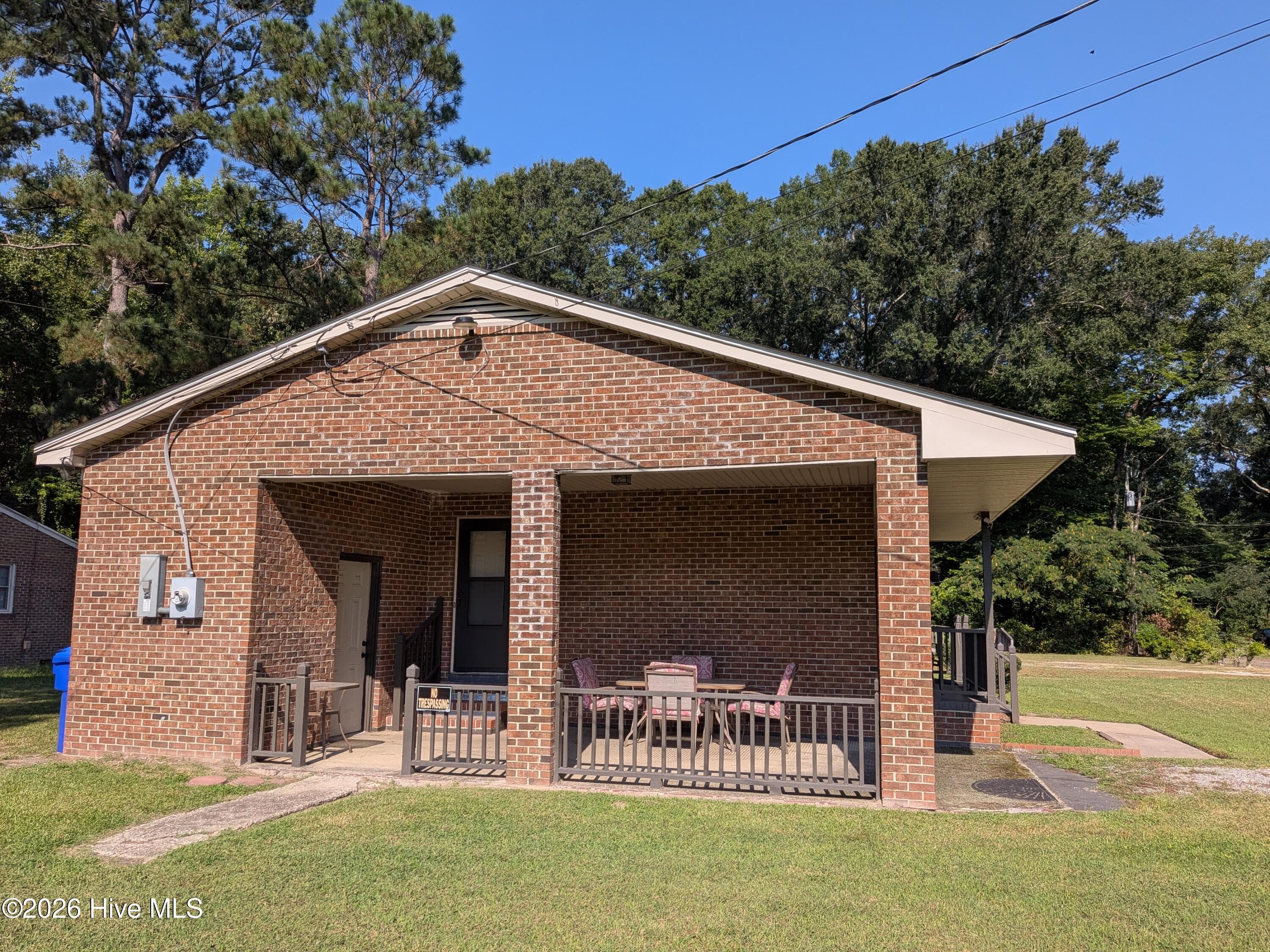 Single Family Residence at 216 E Troy Street E, Ahoskie, NC 27910, photo 3 of 32
