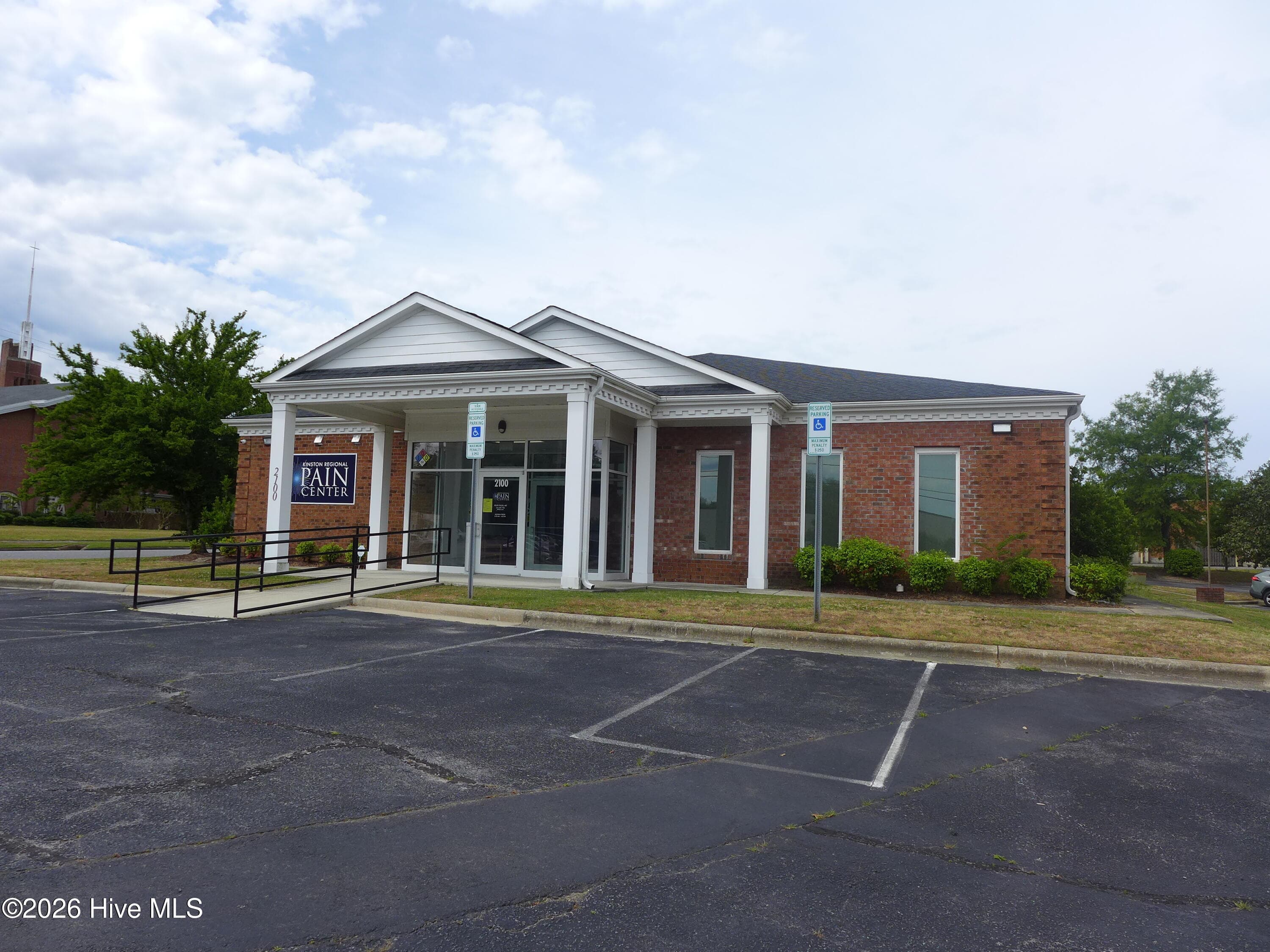 2100 Presbyterian Lane, Kinston, NC 28501