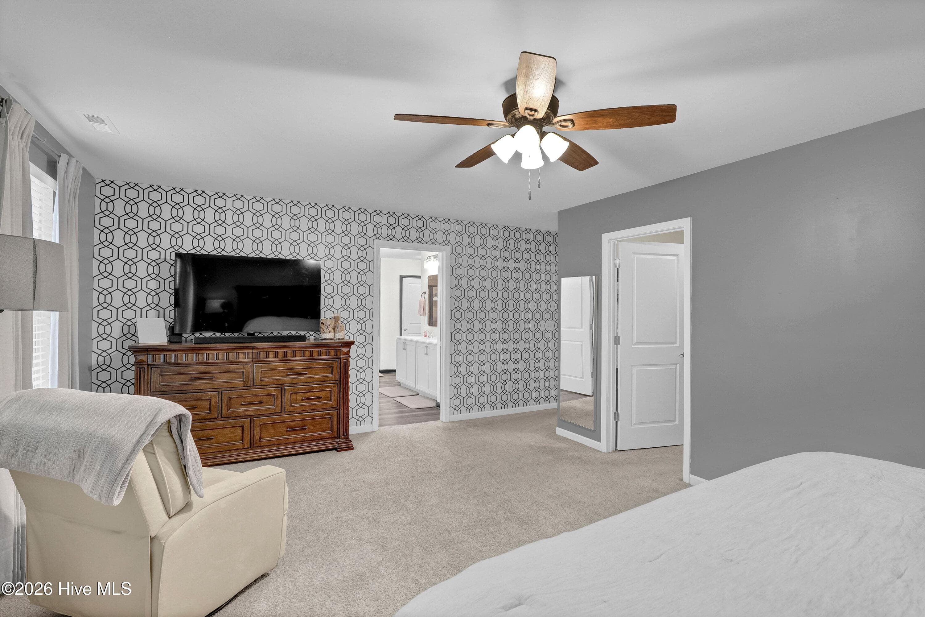 Single Family Residence at 111 Colonial Heights Drive, Hampstead, NC 28443, photo 15 of 31