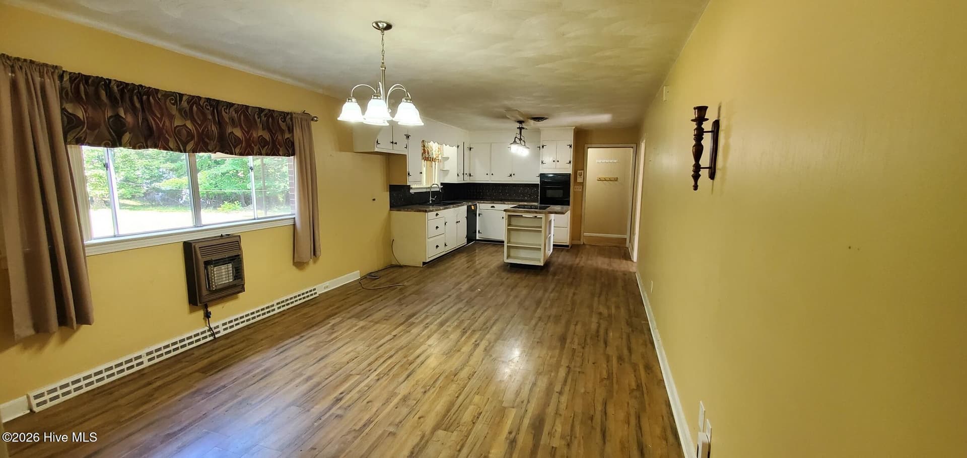 Single Family Residence at 505 Lakeview Drive, Murfreesboro, NC 27855, photo 3 of 20