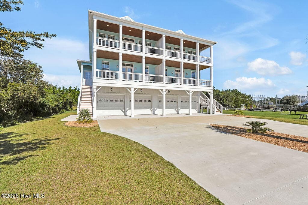 246 Grandview Drive, Sneads Ferry, NC 28460