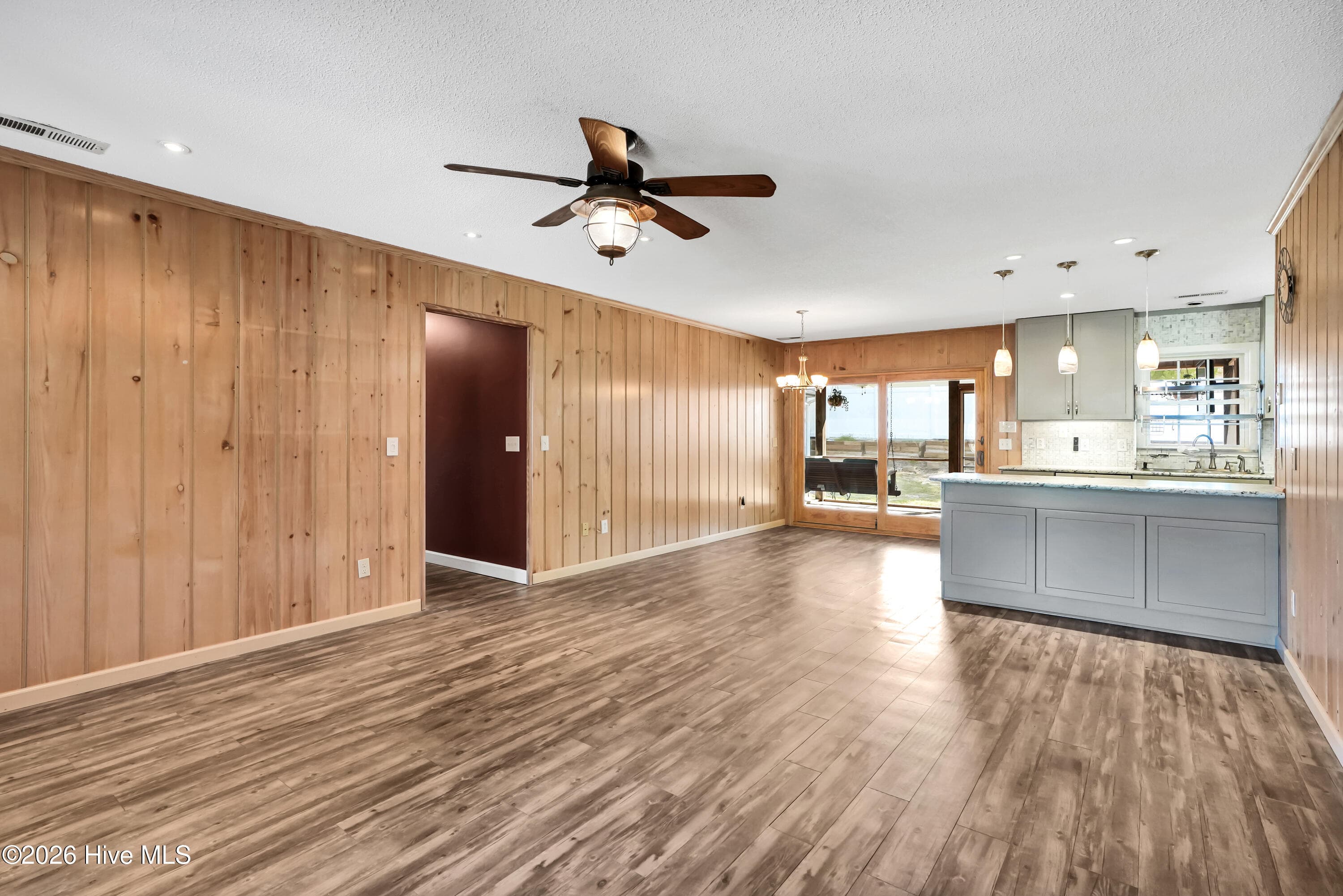 Single Family Residence at 114 NE 8th St, Oak Island, NC 28465, photo 6 of 49