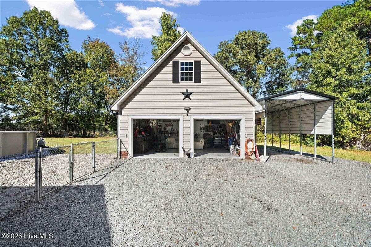 Single Family Residence at 209 Davis Farm Drive, Selma, NC 27576, photo 7 of 36