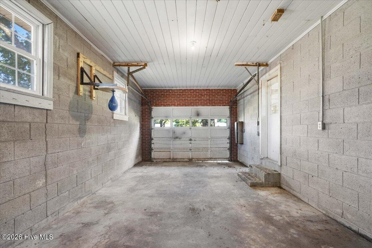 Attached Garage - 751 Tyree Road, Kinston, NC 28504