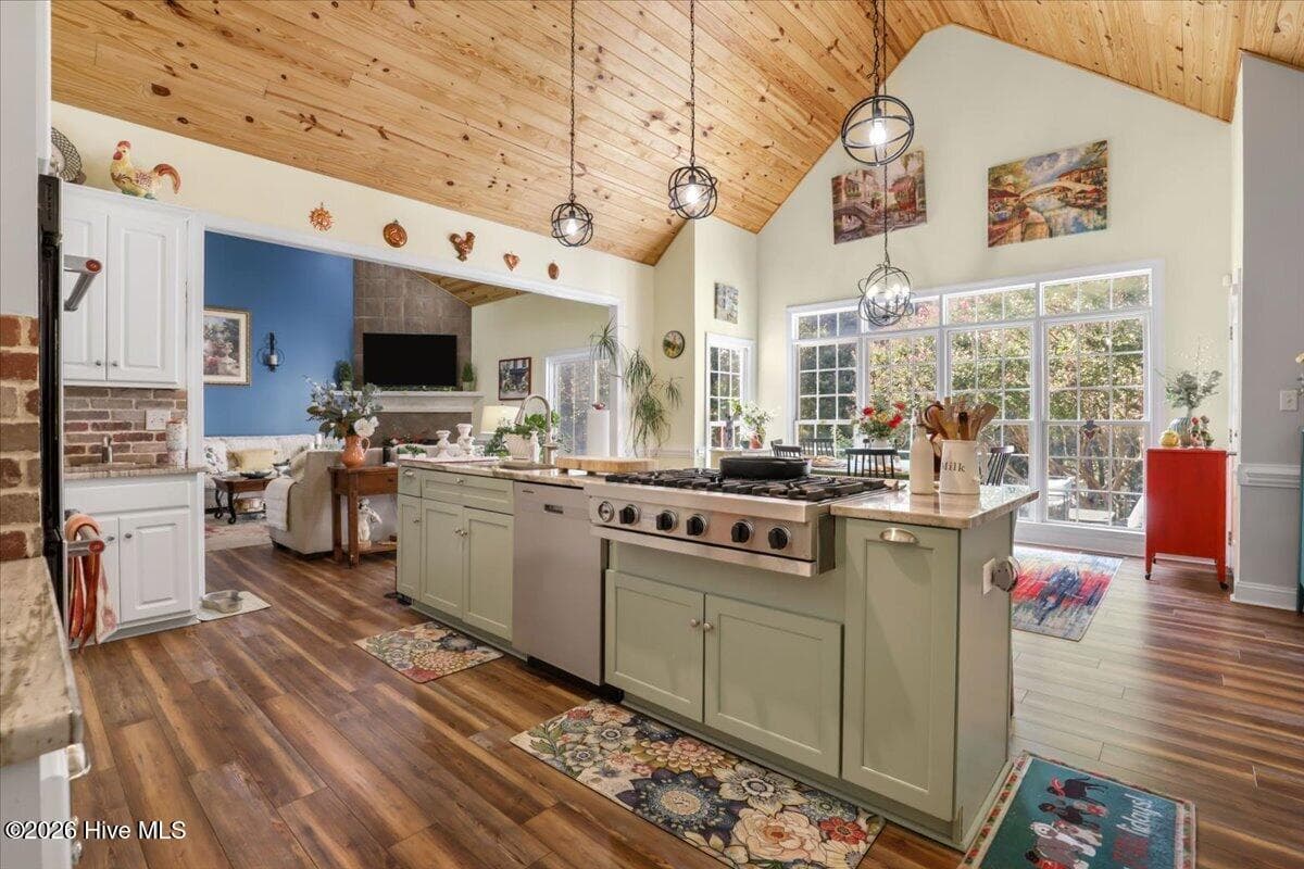 Single Family Residence at 5316 Pebble Creek Circle, Wilson, NC 27893, photo 17 of 74
