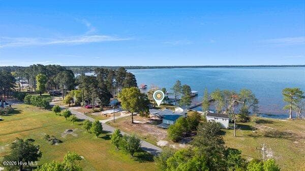 Single Family Residence at 1922 Bella Coola Road, Lake Waccamaw, NC 28450, photo 4 of 5
